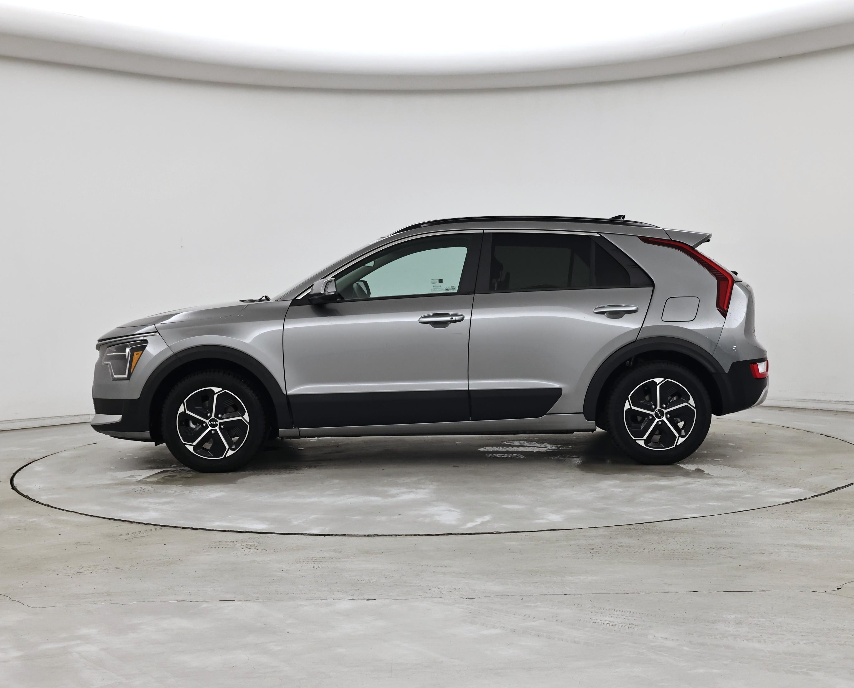 Thumbnail: 2024 Kia Niro - 3