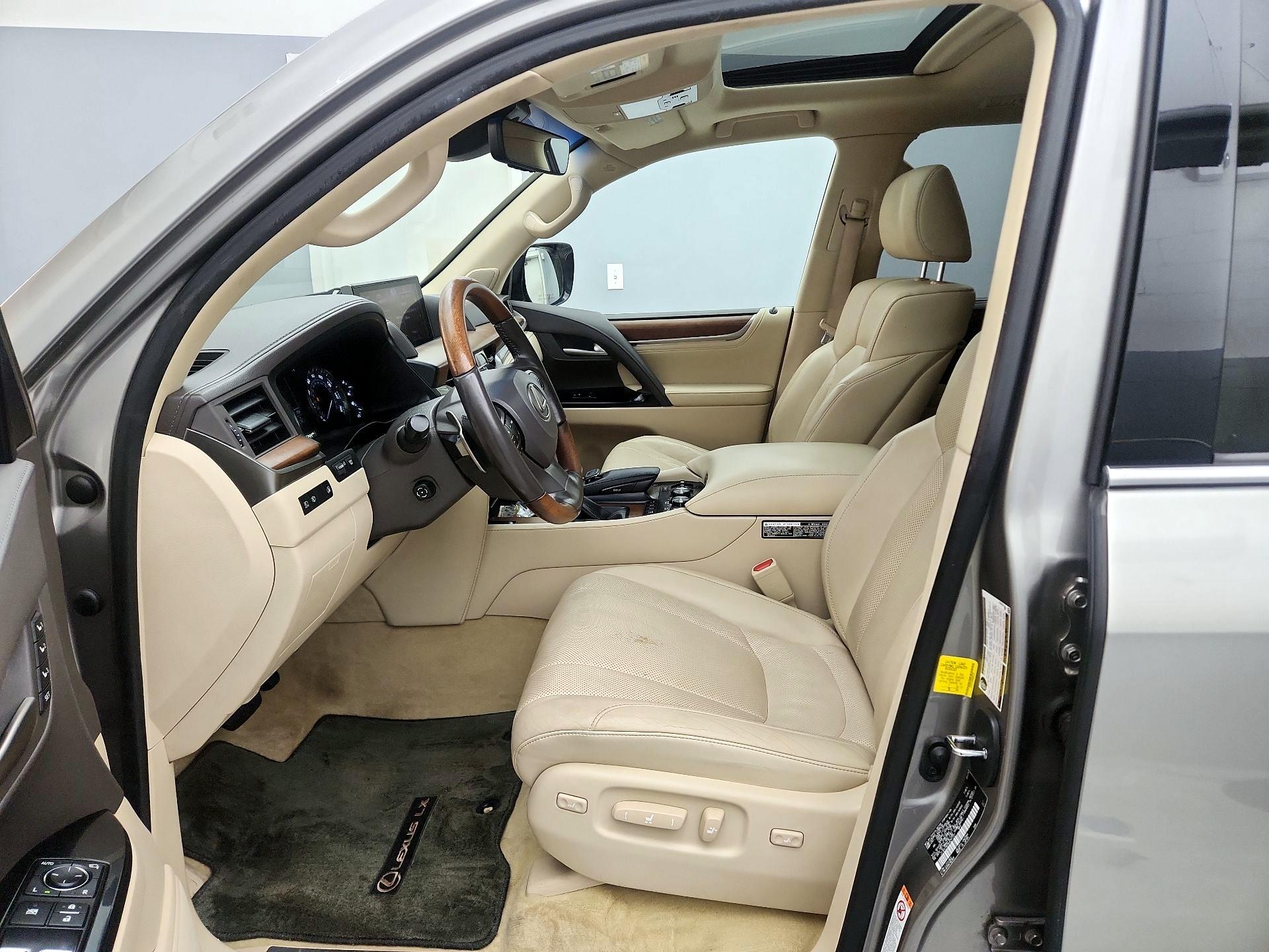 Thumbnail: 2019 Lexus LX - 11