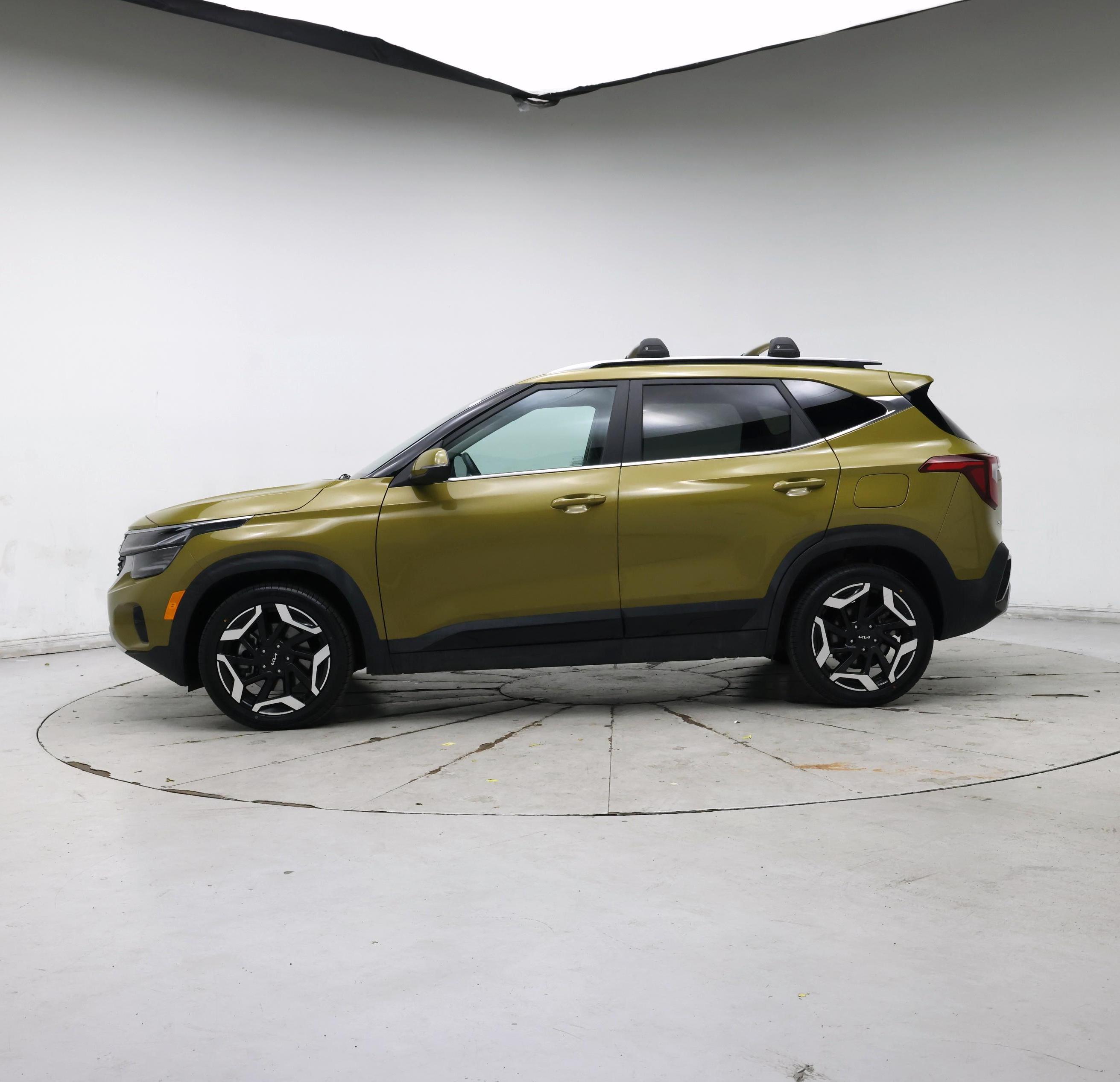 Thumbnail: 2024 Kia Seltos - 3