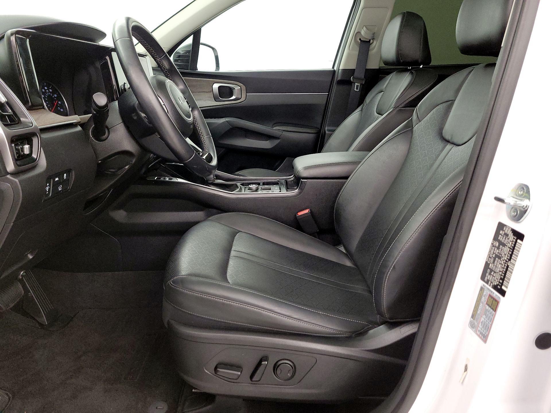 Thumbnail: 2023 Kia Sorento - 11
