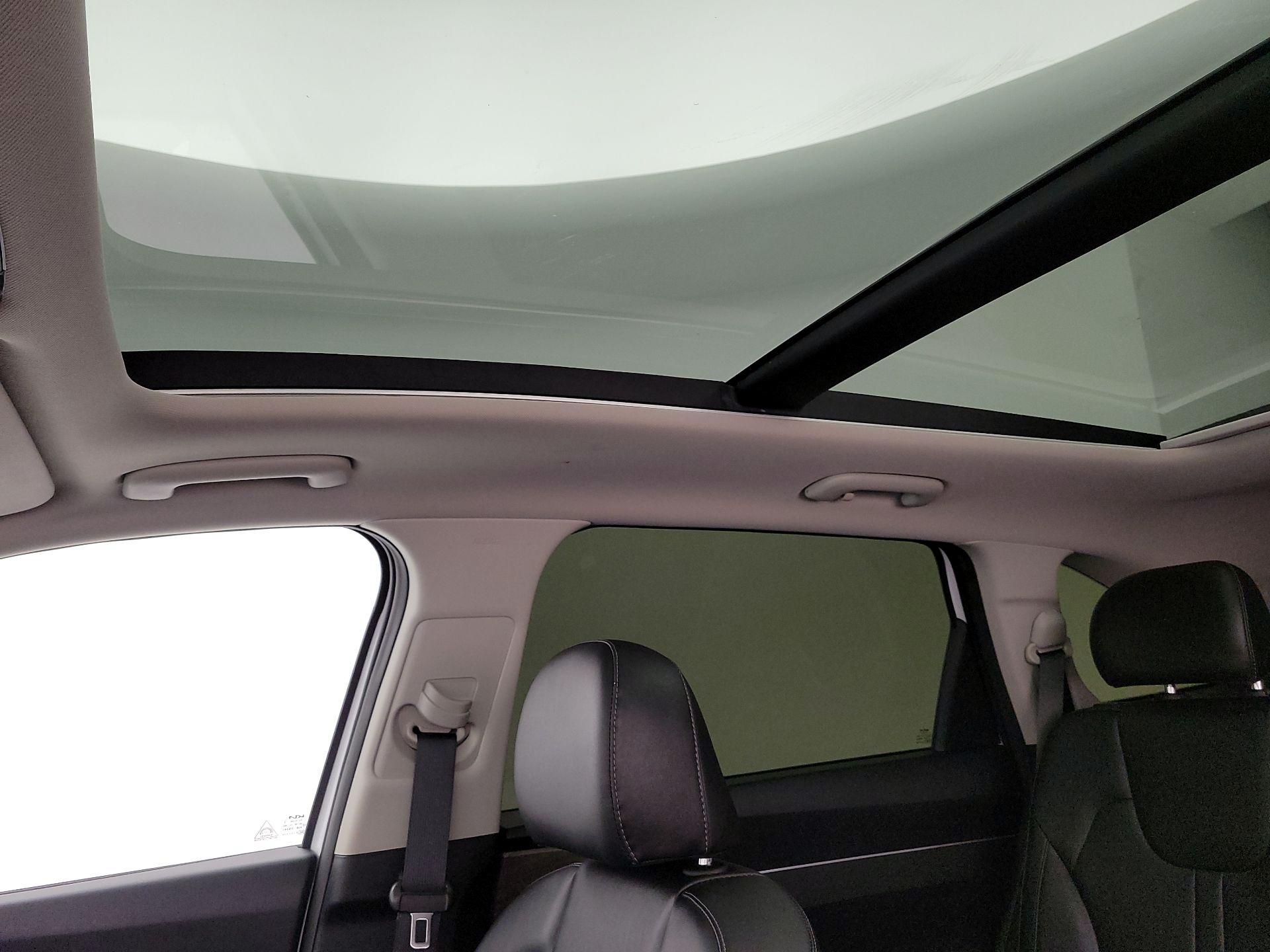 Thumbnail: 2023 Kia Sorento - 20