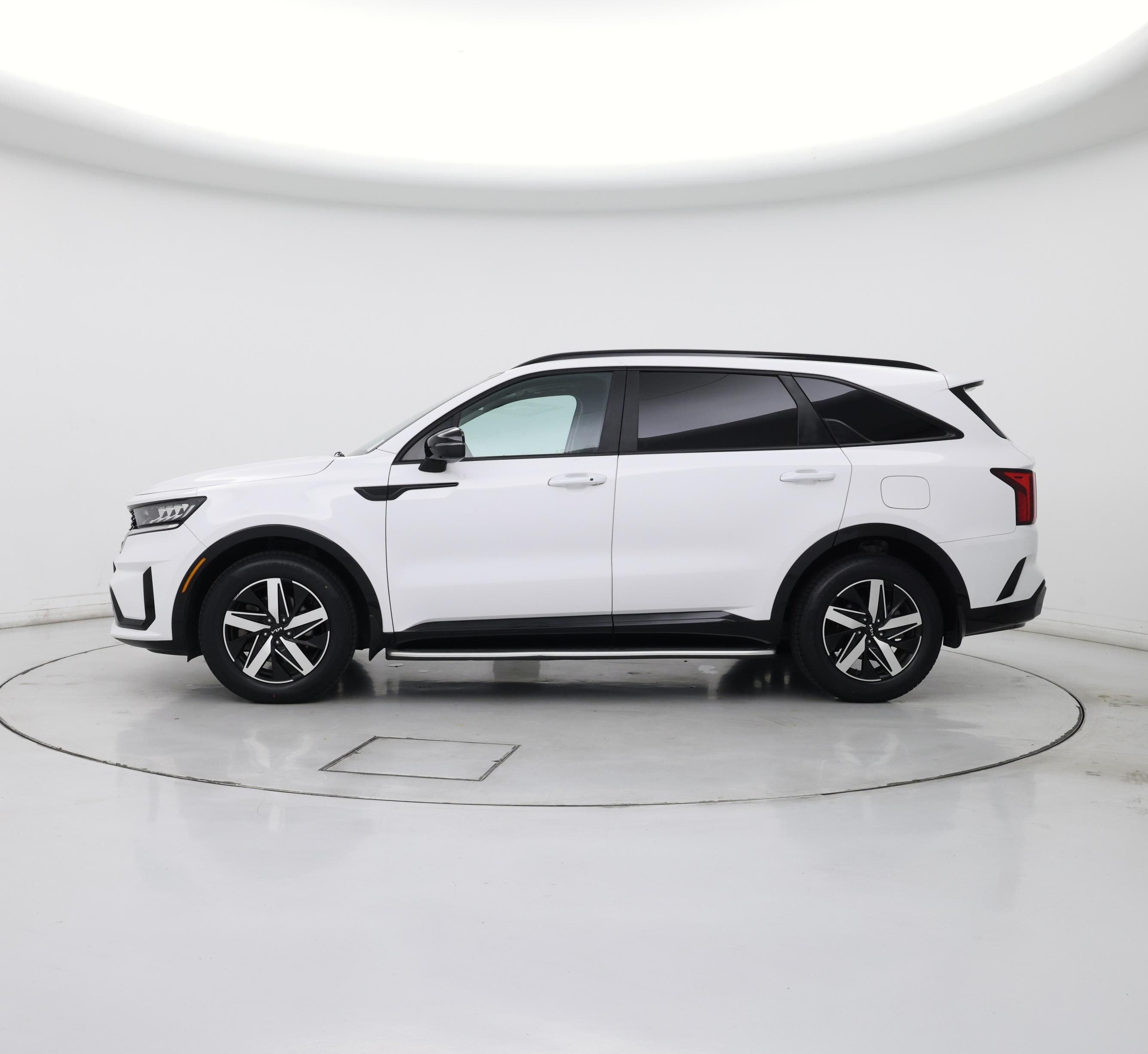 Thumbnail: 2023 Kia Sorento - 3