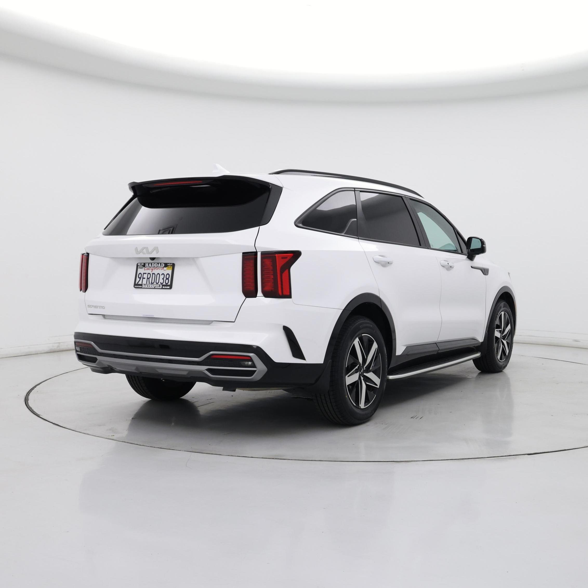 Thumbnail: 2023 Kia Sorento - 8