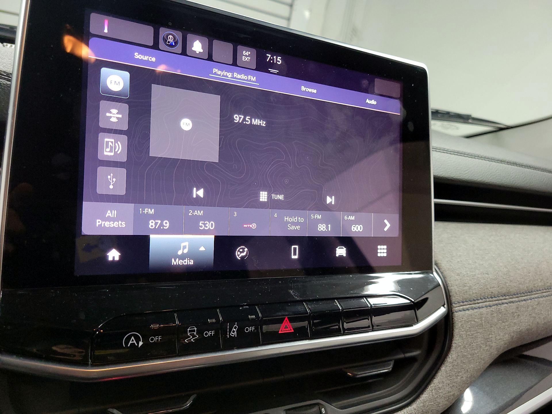 Thumbnail: 2022 Jeep Compass - 12