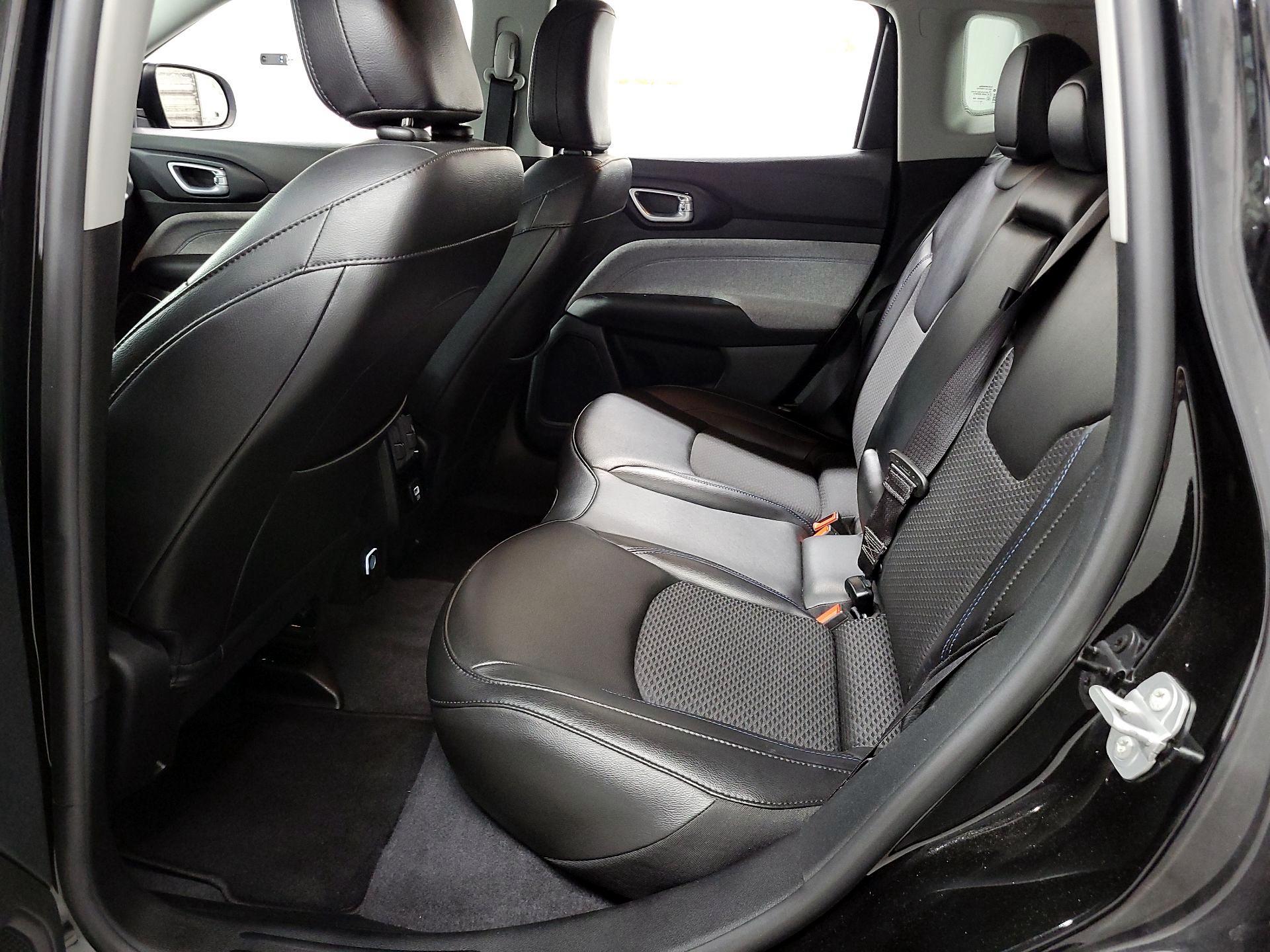Thumbnail: 2022 Jeep Compass - 15