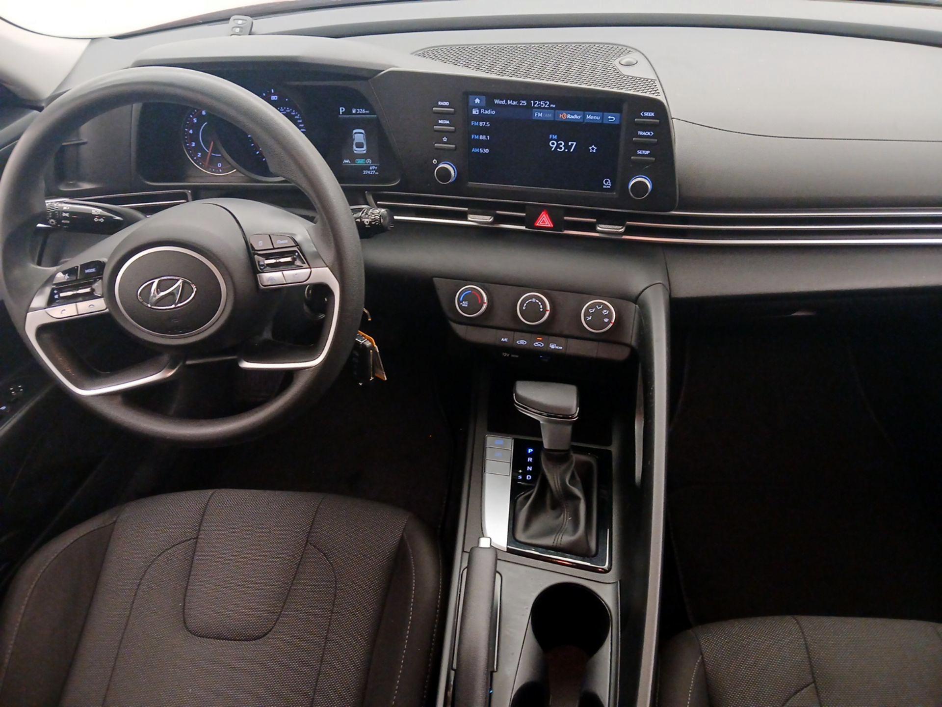 Thumbnail: 2023 Hyundai Elantra - 9