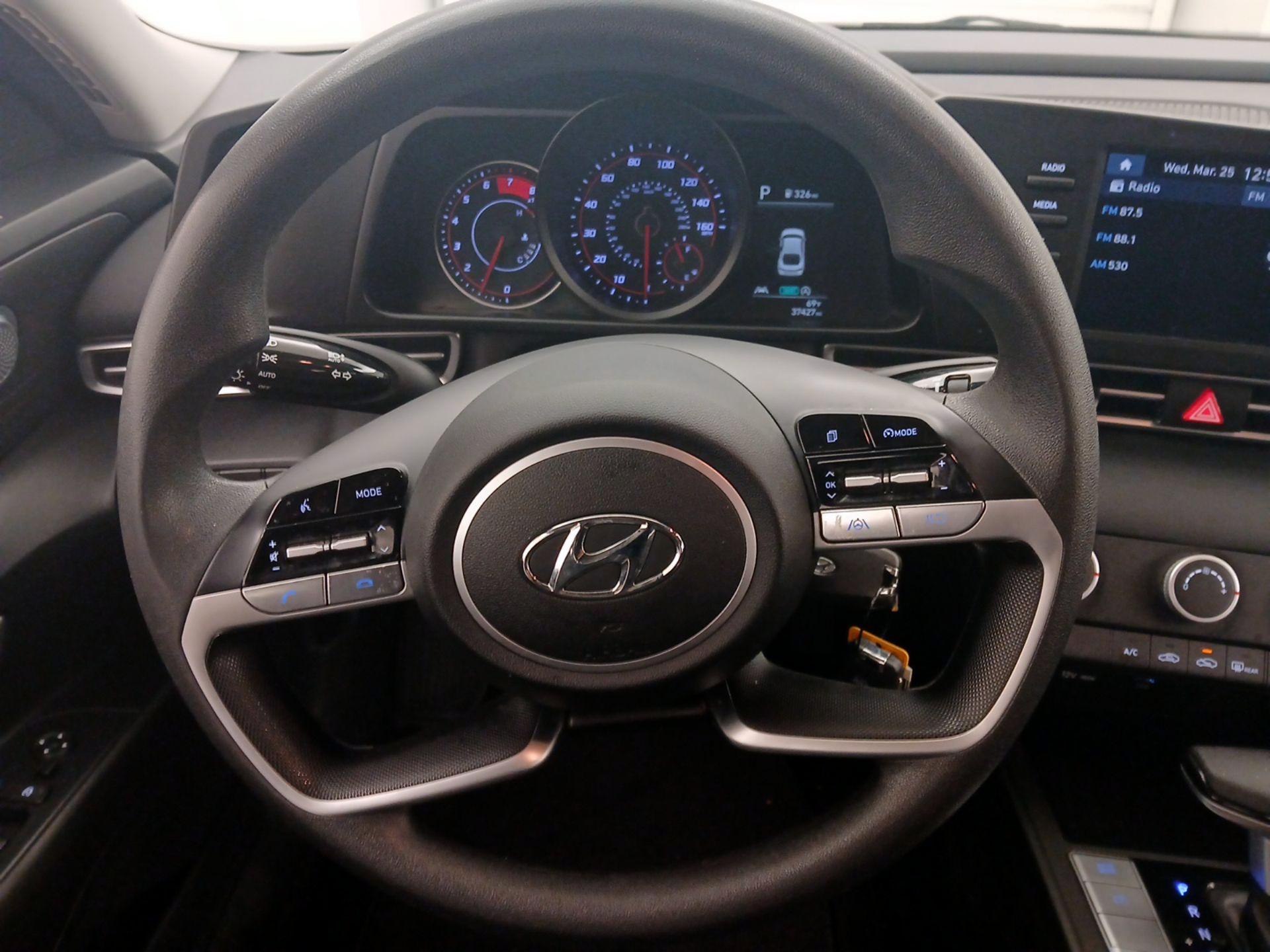 Thumbnail: 2023 Hyundai Elantra - 10