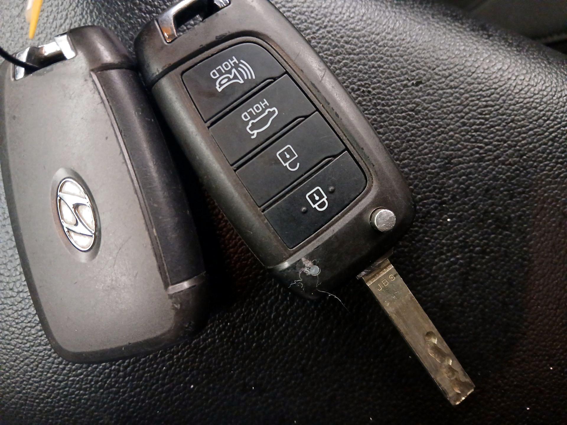 Thumbnail: 2023 Hyundai Elantra - 20