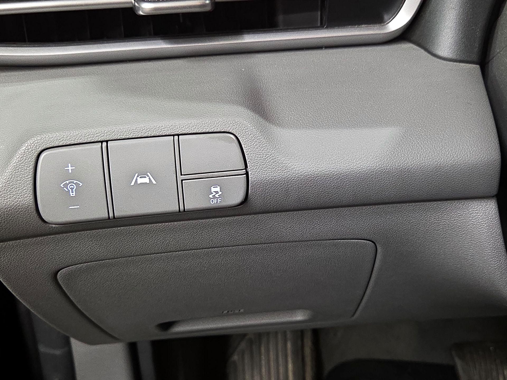 Thumbnail: 2023 Hyundai Elantra - 13