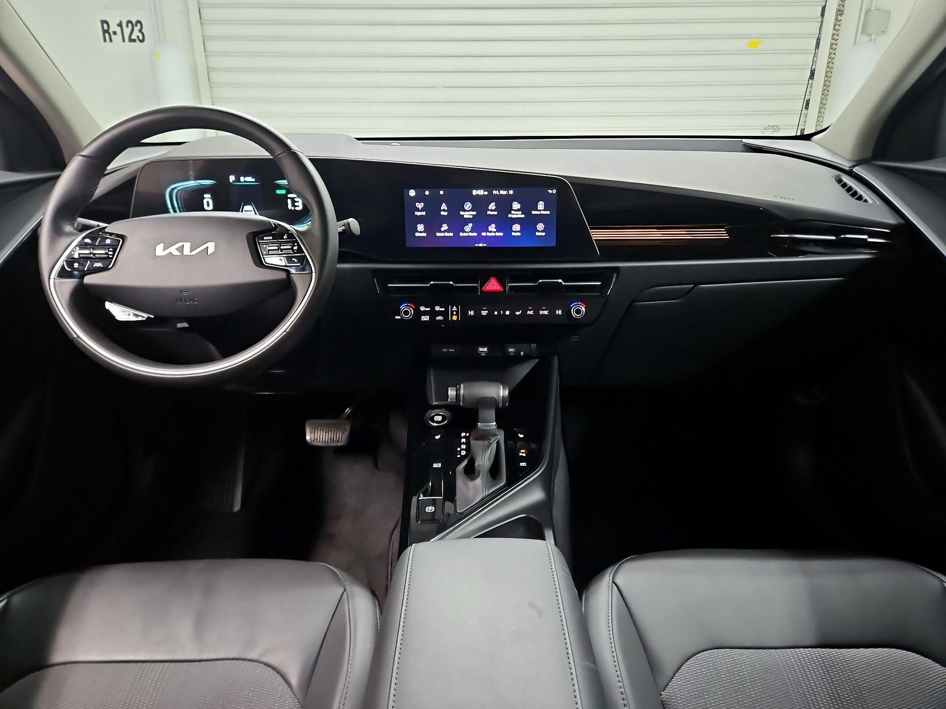 Thumbnail: 2024 Kia Niro - 9