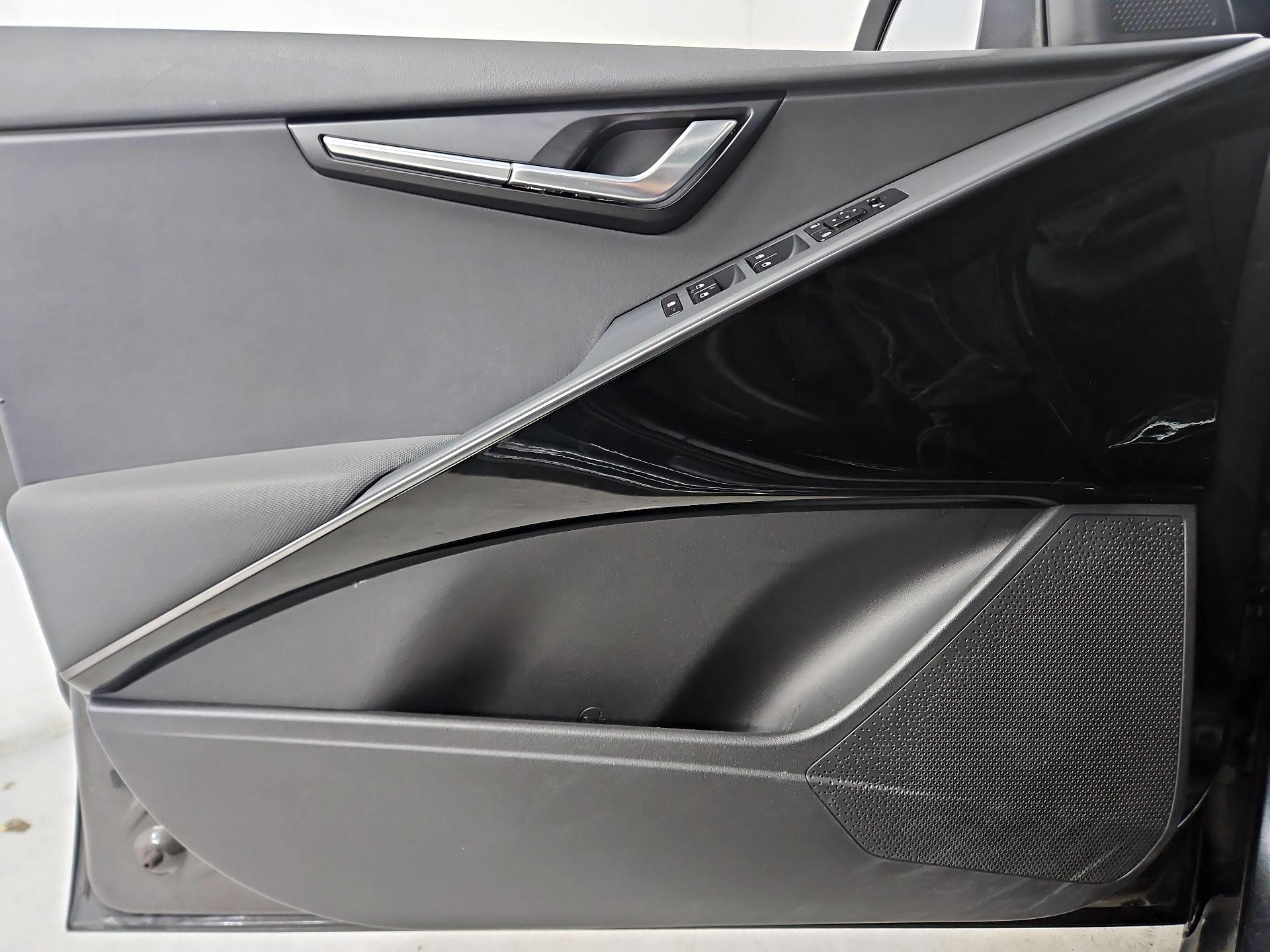 Thumbnail: 2024 Kia Niro - 12