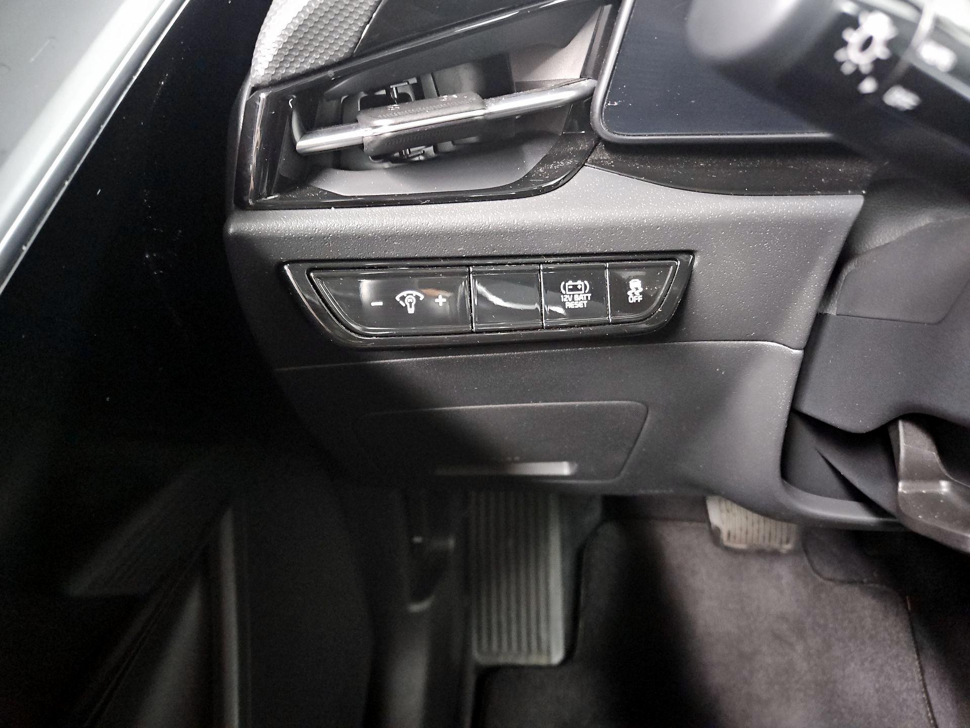 Thumbnail: 2024 Kia Niro - 13