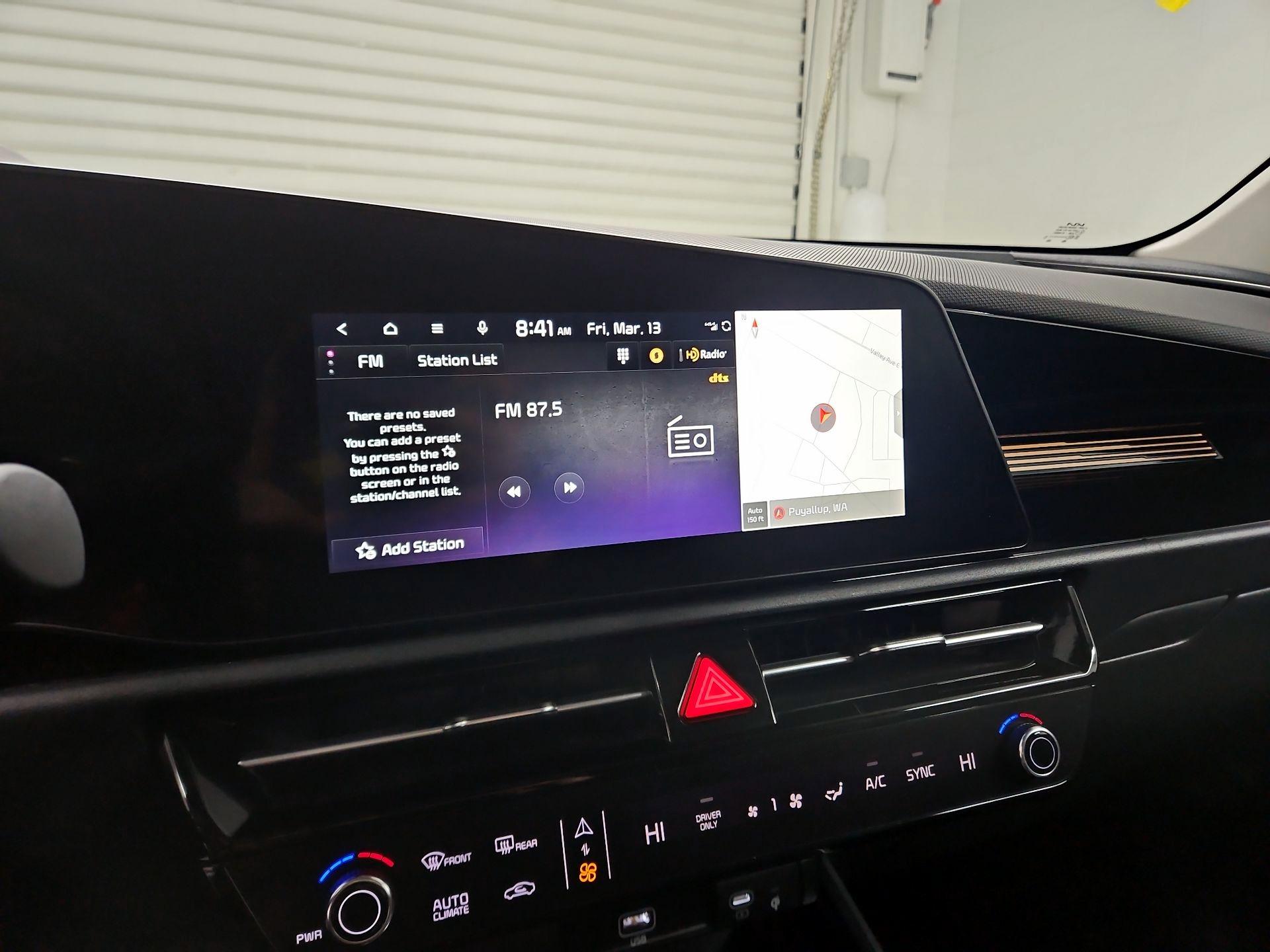 Thumbnail: 2024 Kia Niro - 16