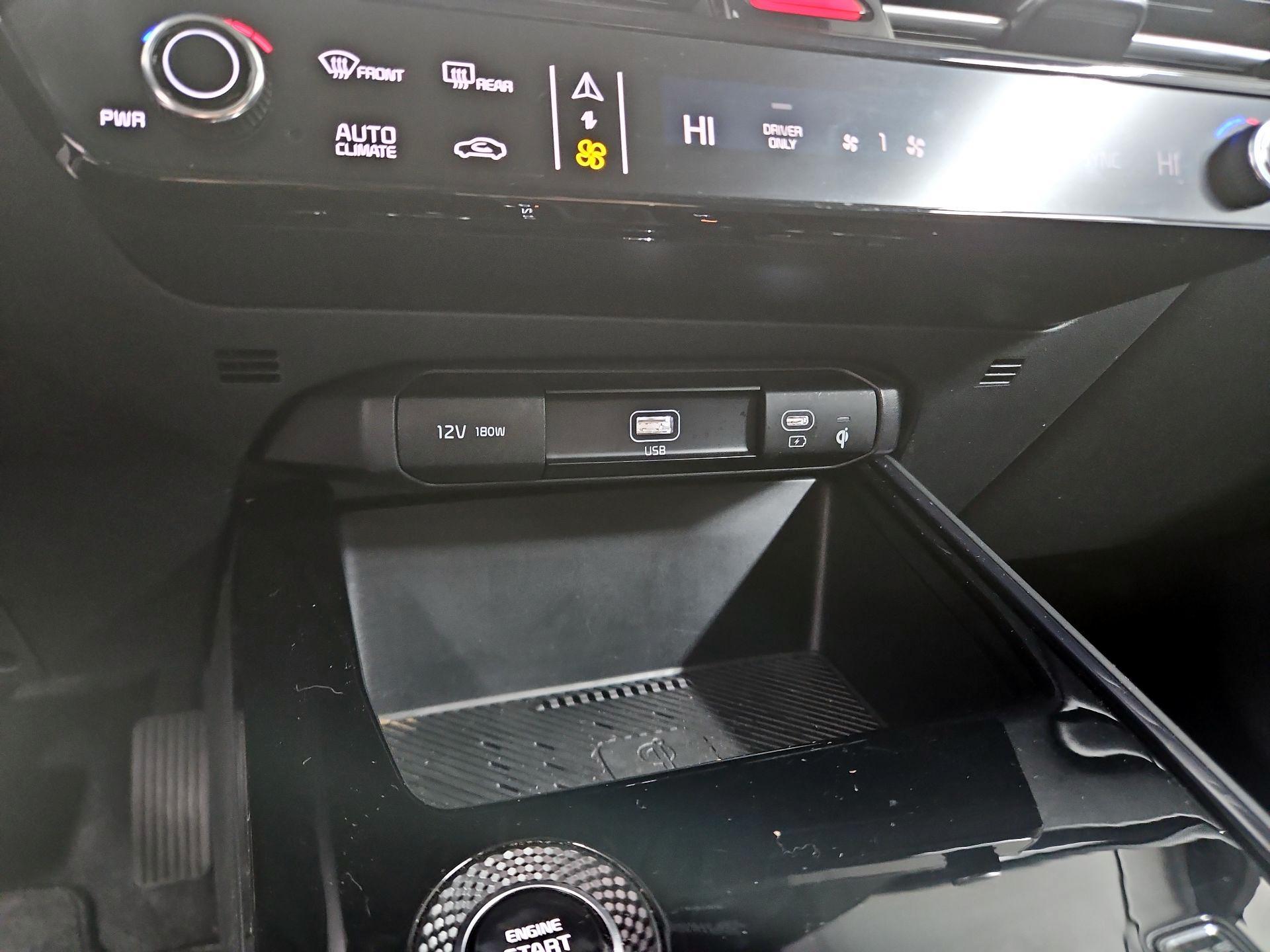 Thumbnail: 2024 Kia Niro - 19