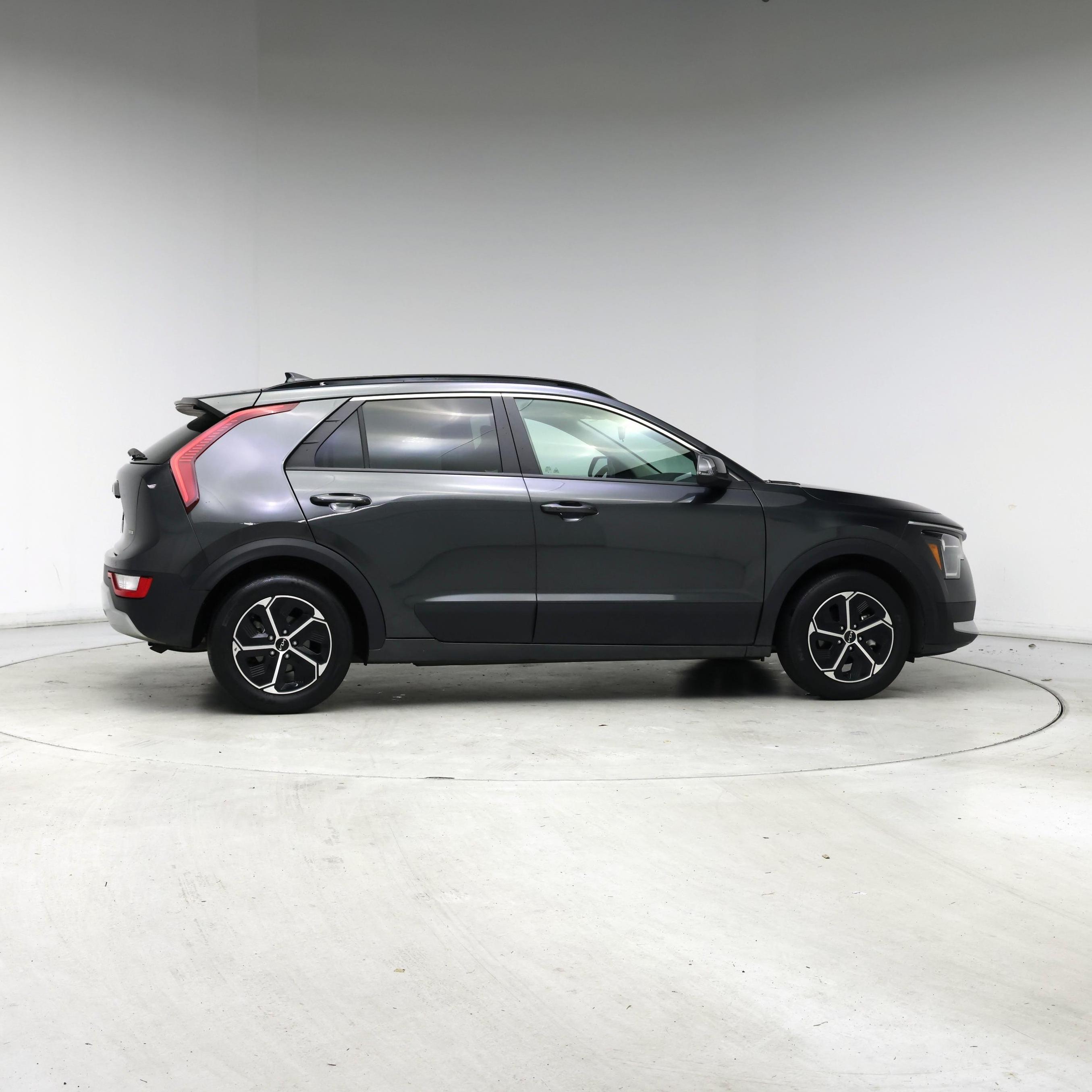 Thumbnail: 2024 Kia Niro - 7