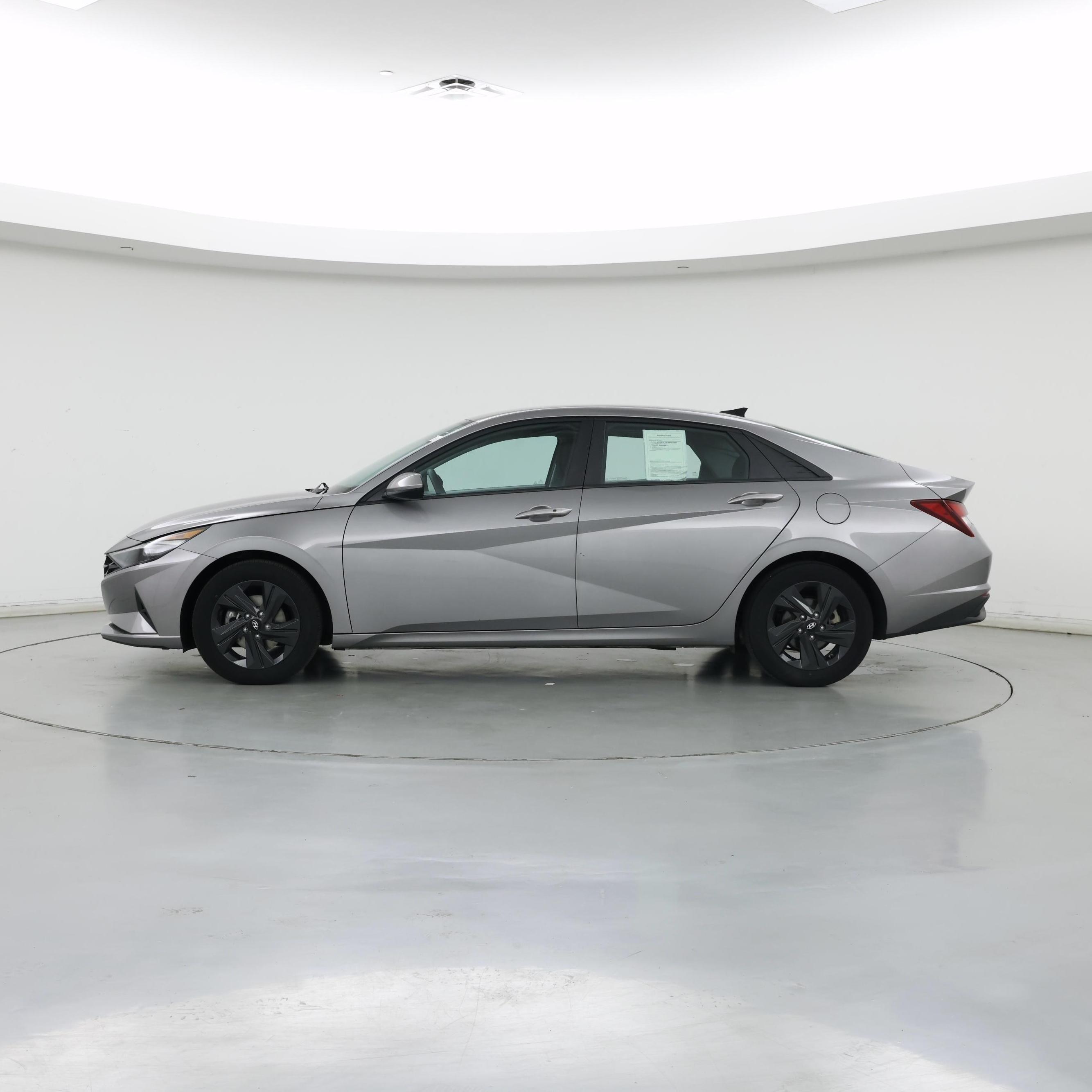 Thumbnail: 2023 Hyundai Elantra - 3
