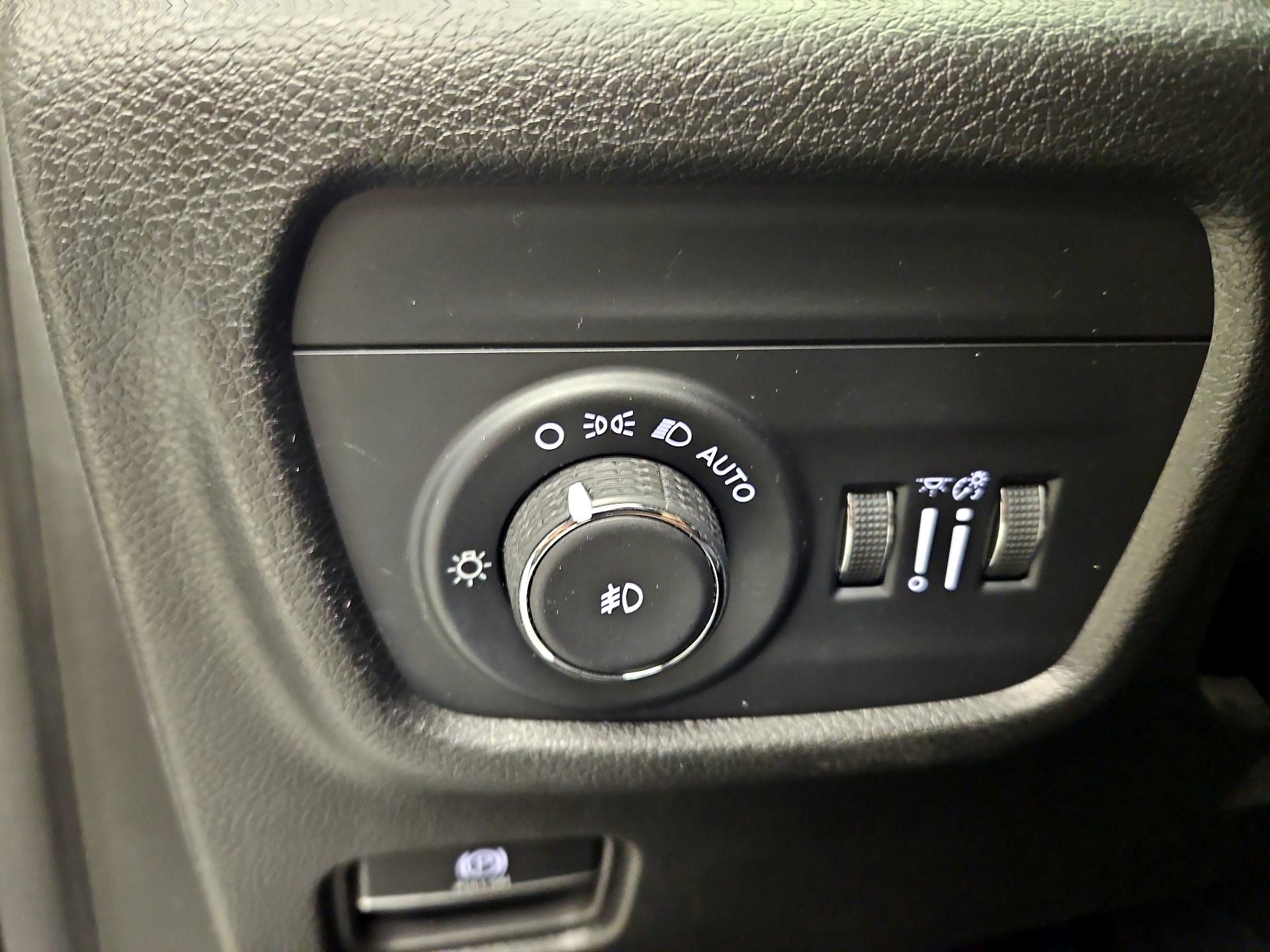 Thumbnail: 2023 Jeep Grand Cherokee - 13