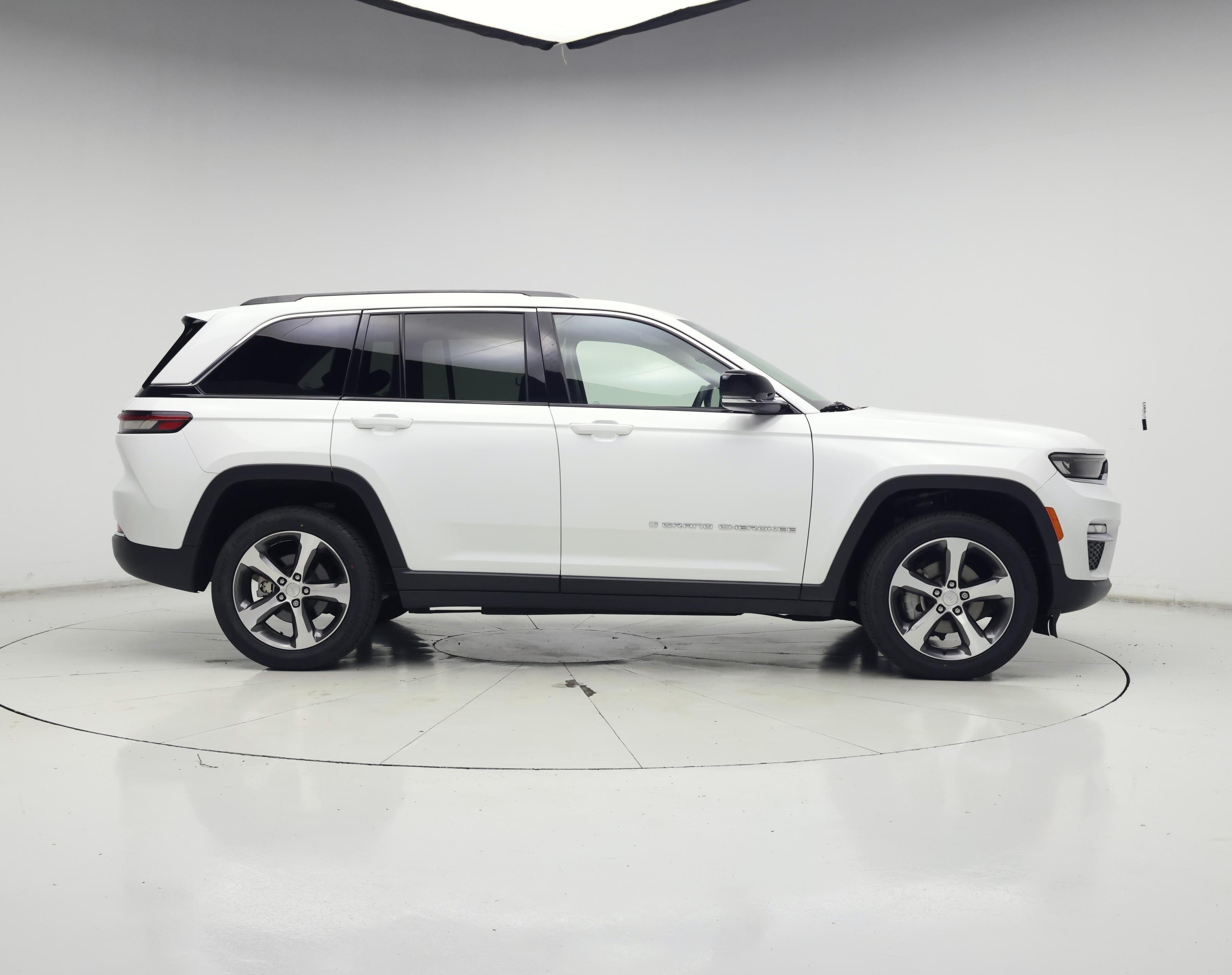 Thumbnail: 2023 Jeep Grand Cherokee - 7
