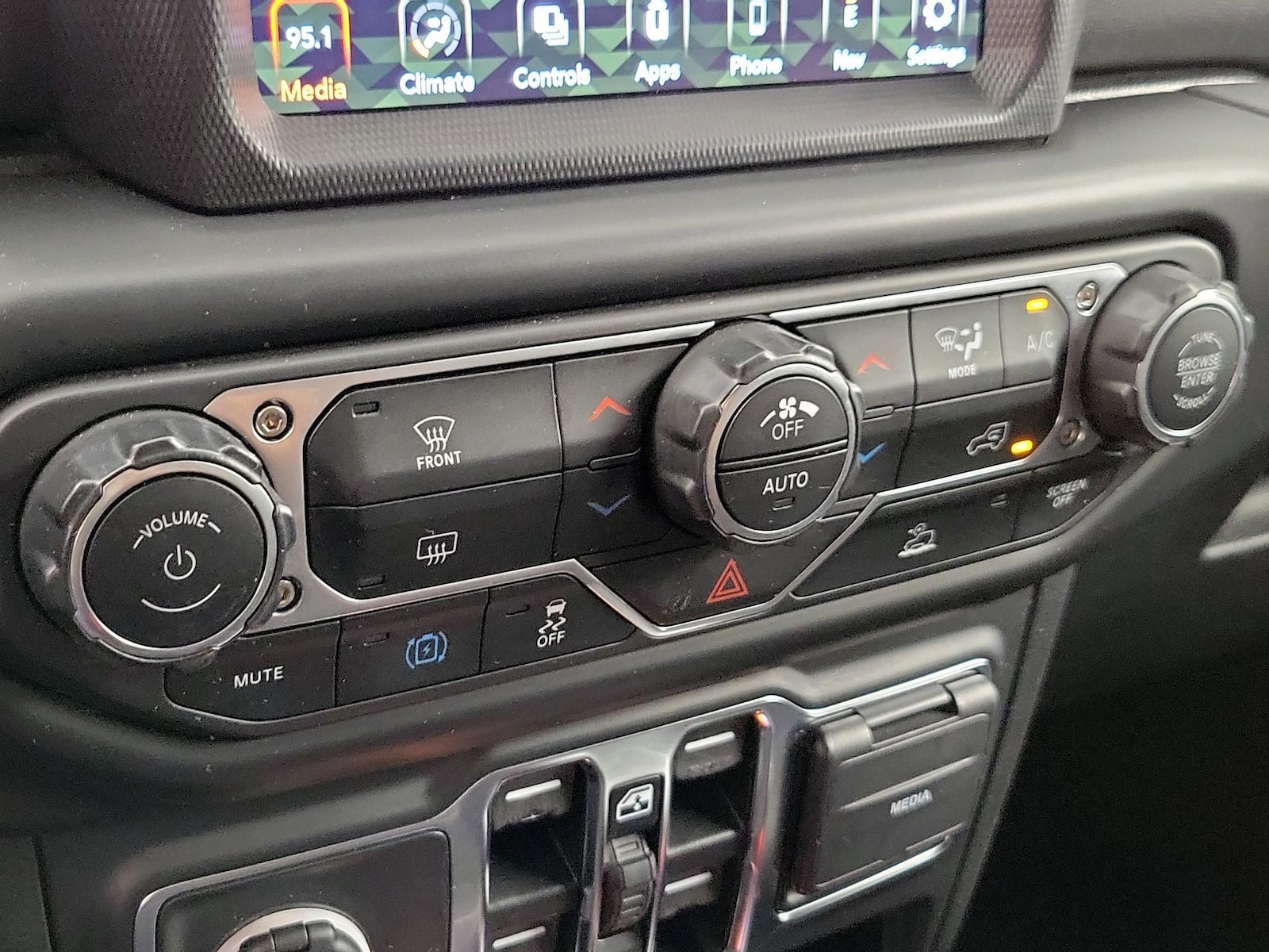 2023 Jeep Wrangler 4xe Sahara 4XE - Photo 18