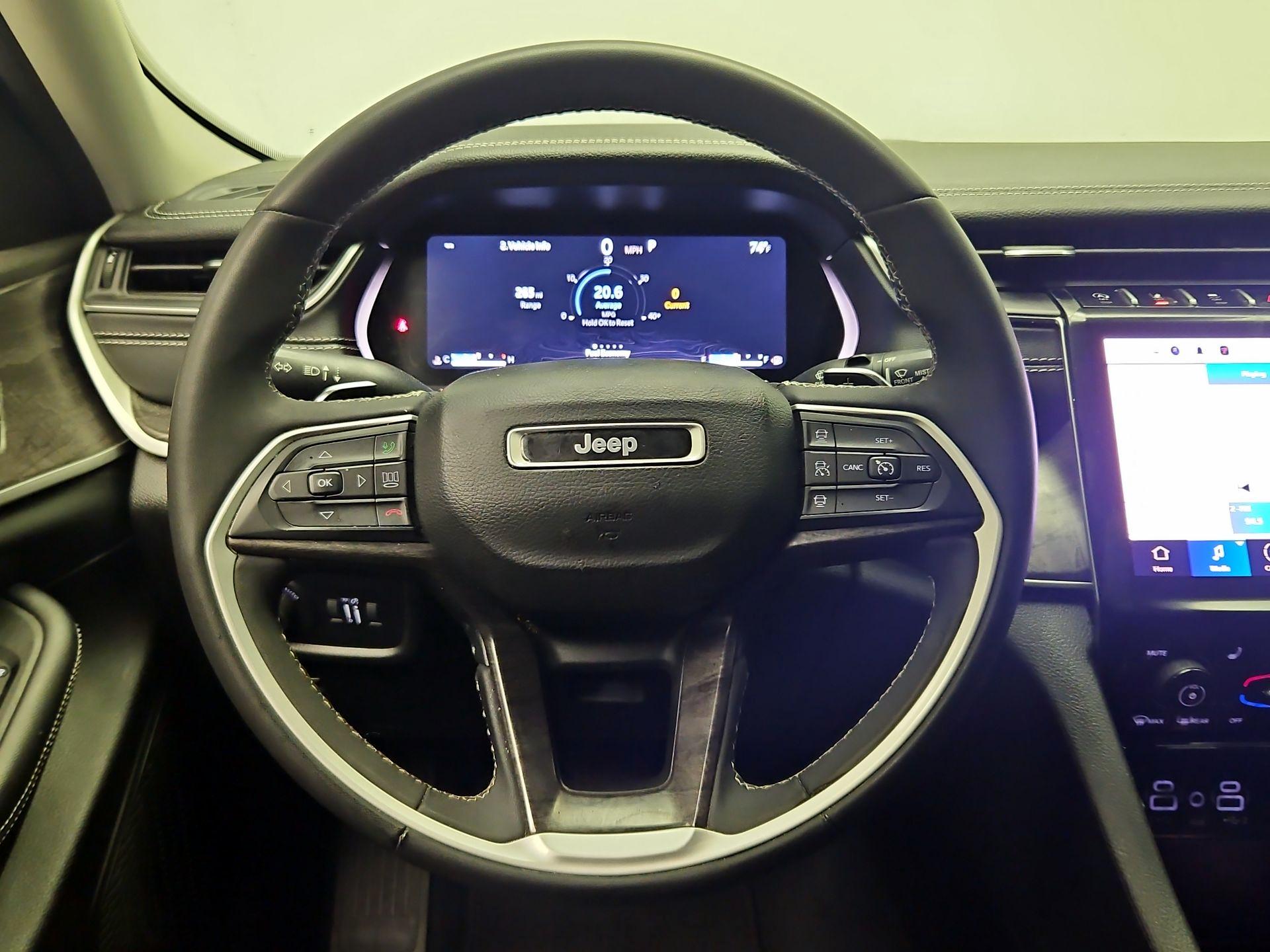 Thumbnail: 2023 Jeep Grand Cherokee - 10