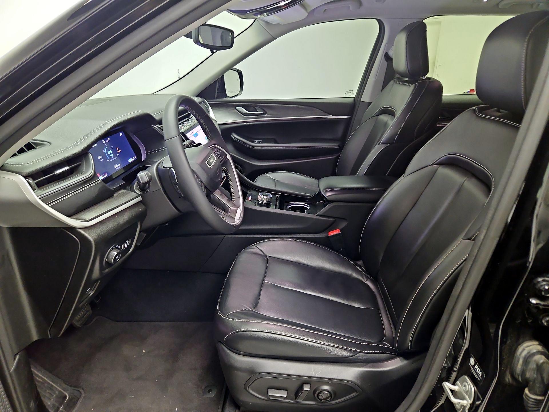 Thumbnail: 2023 Jeep Grand Cherokee - 11