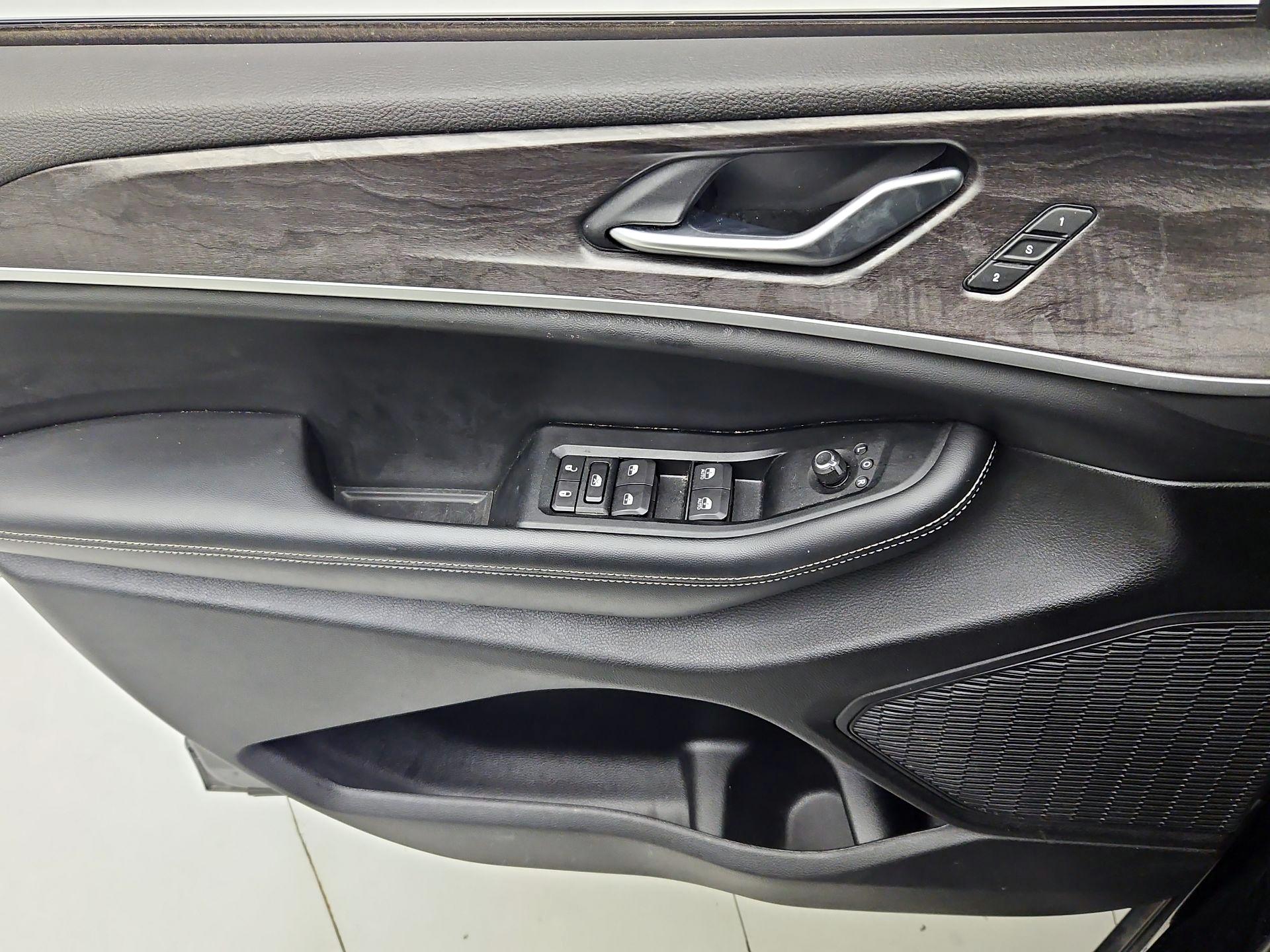 Thumbnail: 2023 Jeep Grand Cherokee - 12