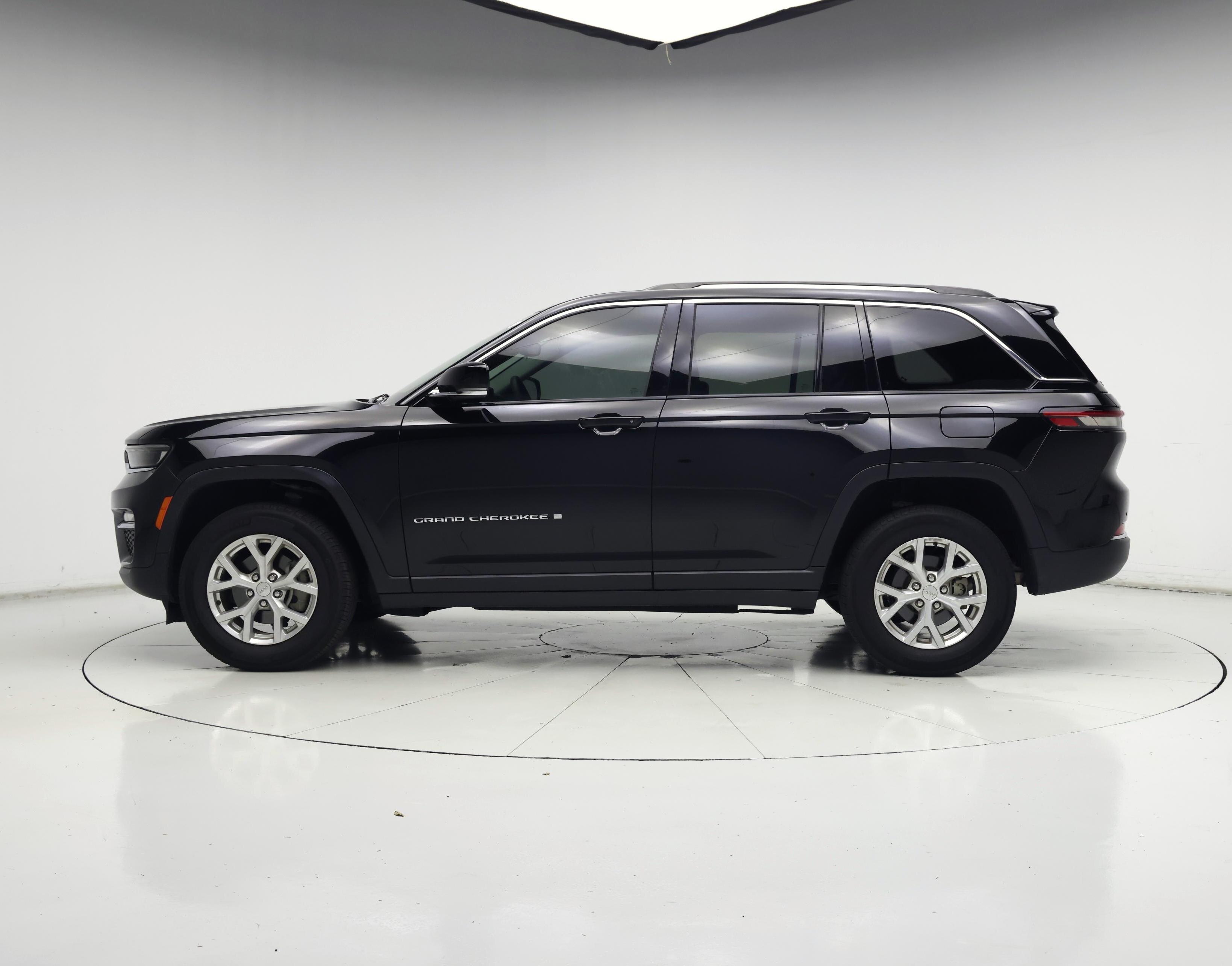 Thumbnail: 2023 Jeep Grand Cherokee - 3