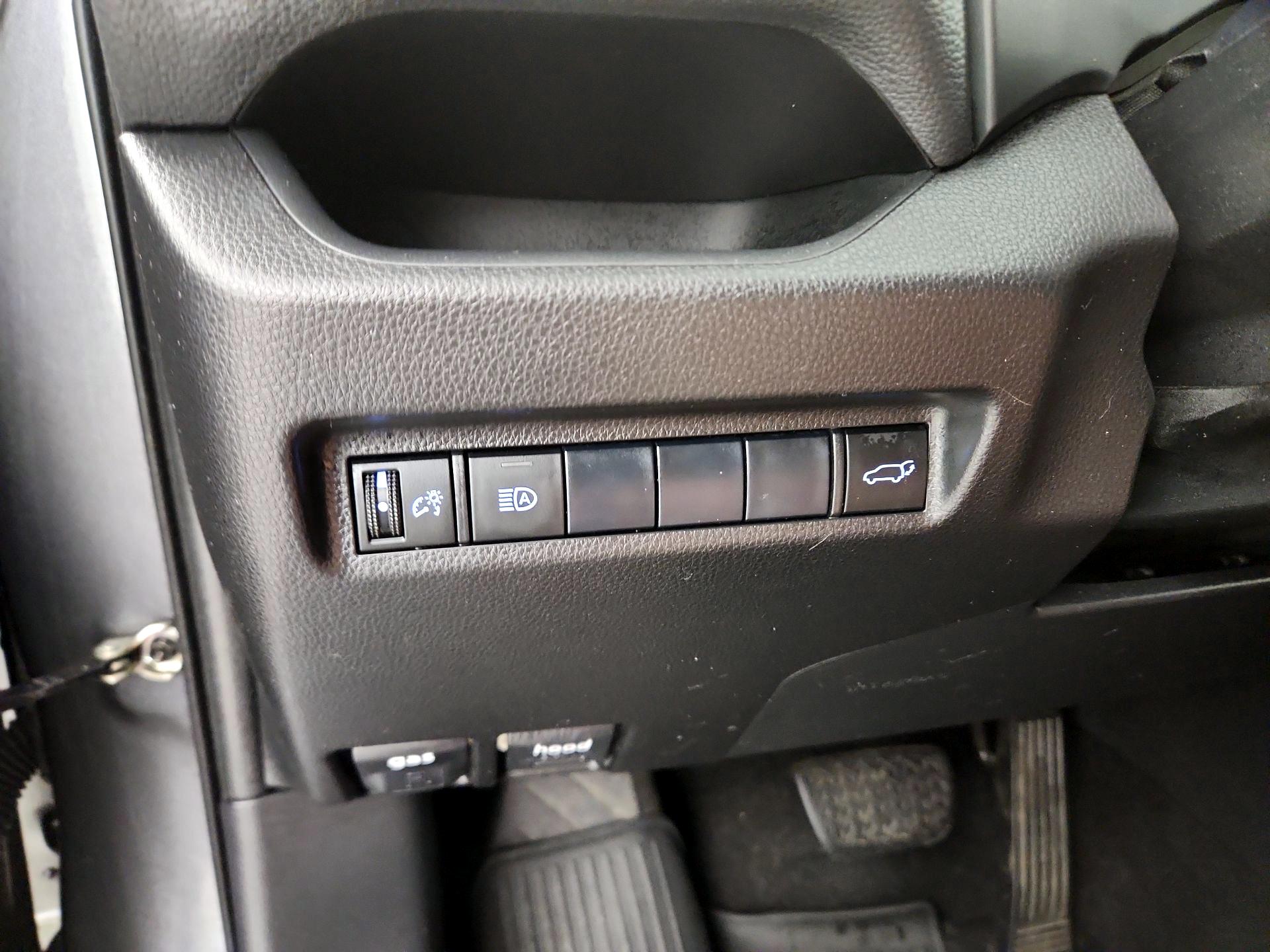 Thumbnail: 2019 Toyota RAV4 - 13