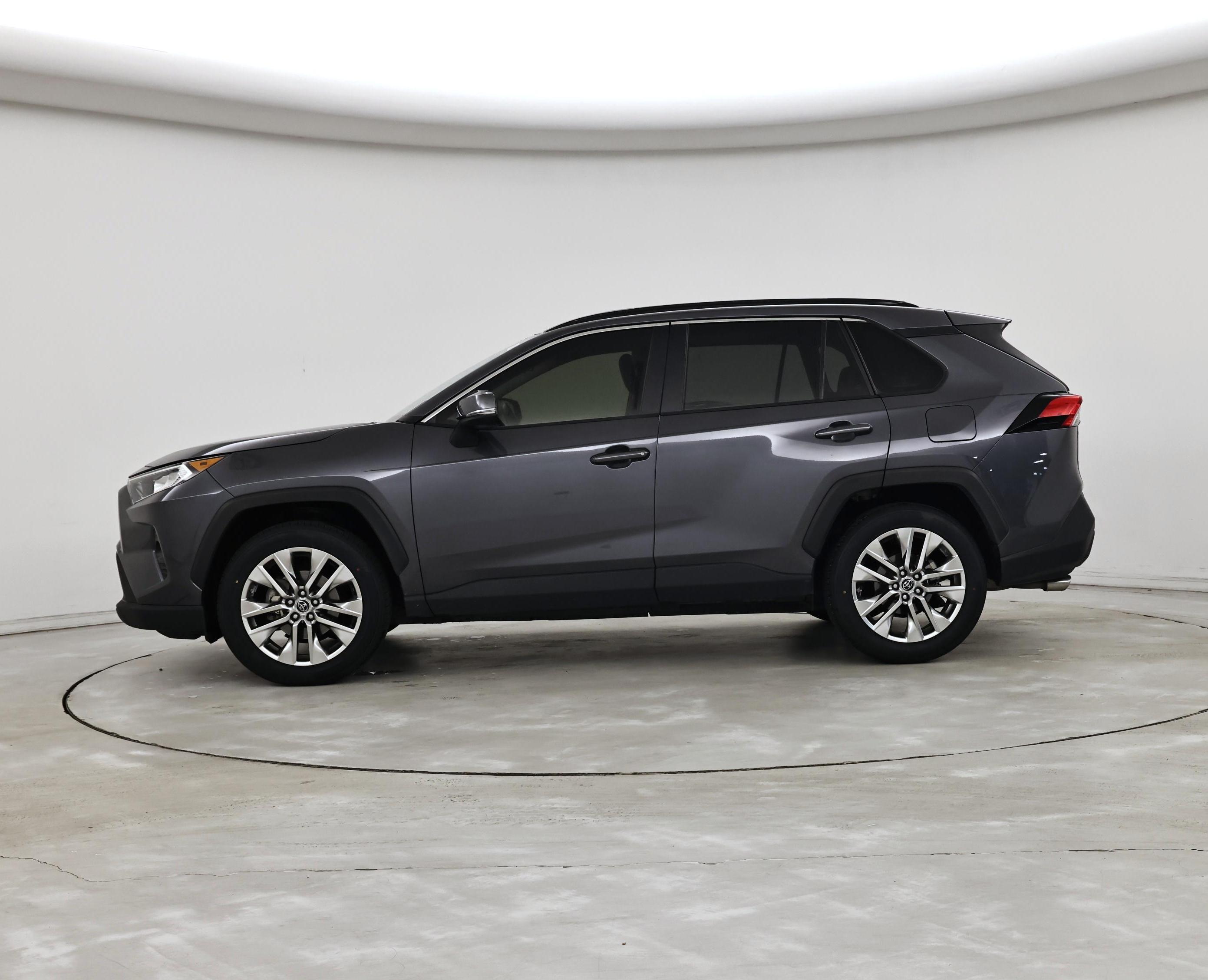 Thumbnail: 2019 Toyota RAV4 - 3