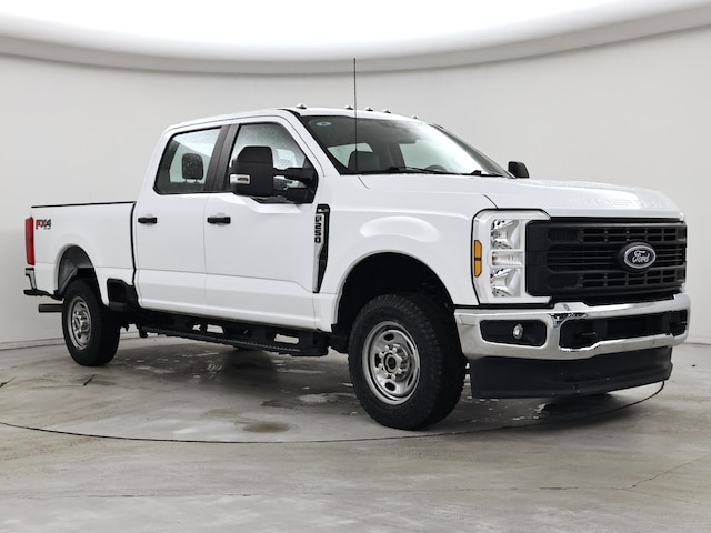 White 2024 Ford F-250 Super Duty XL Crew Cab 4WD Pickup Truck Four-Wheel Drive Automatic