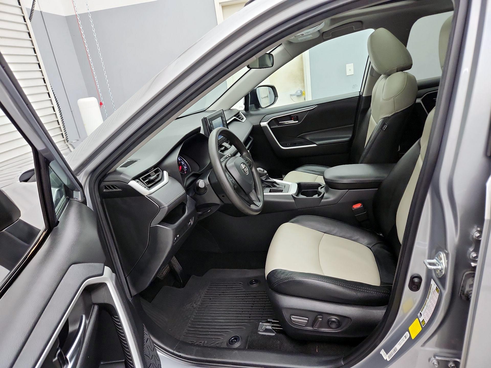 Thumbnail: 2021 Toyota RAV4 - 11