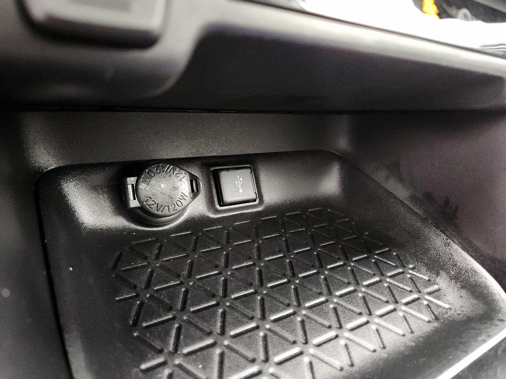 Thumbnail: 2021 Toyota RAV4 - 18