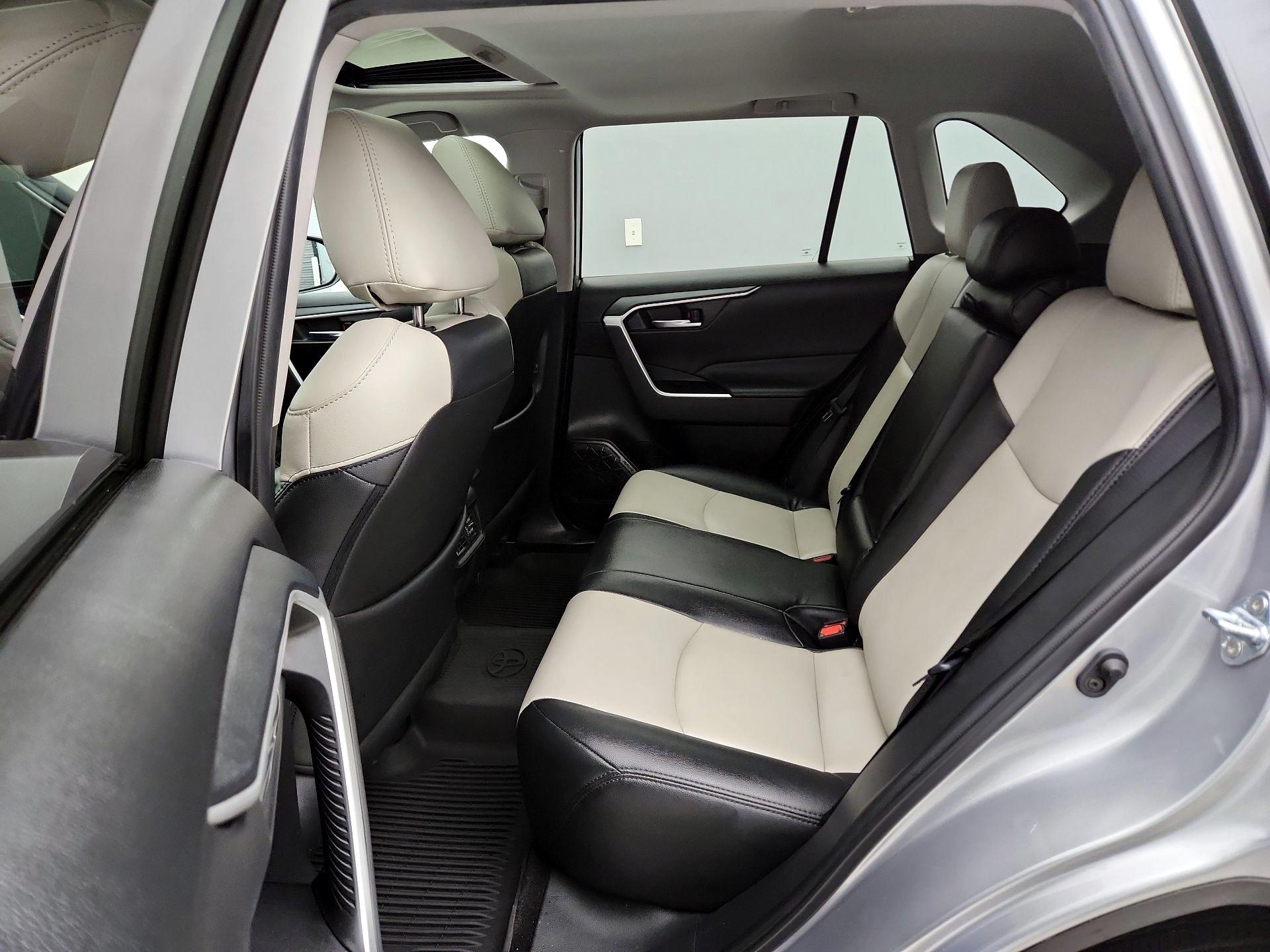 Thumbnail: 2021 Toyota RAV4 - 20