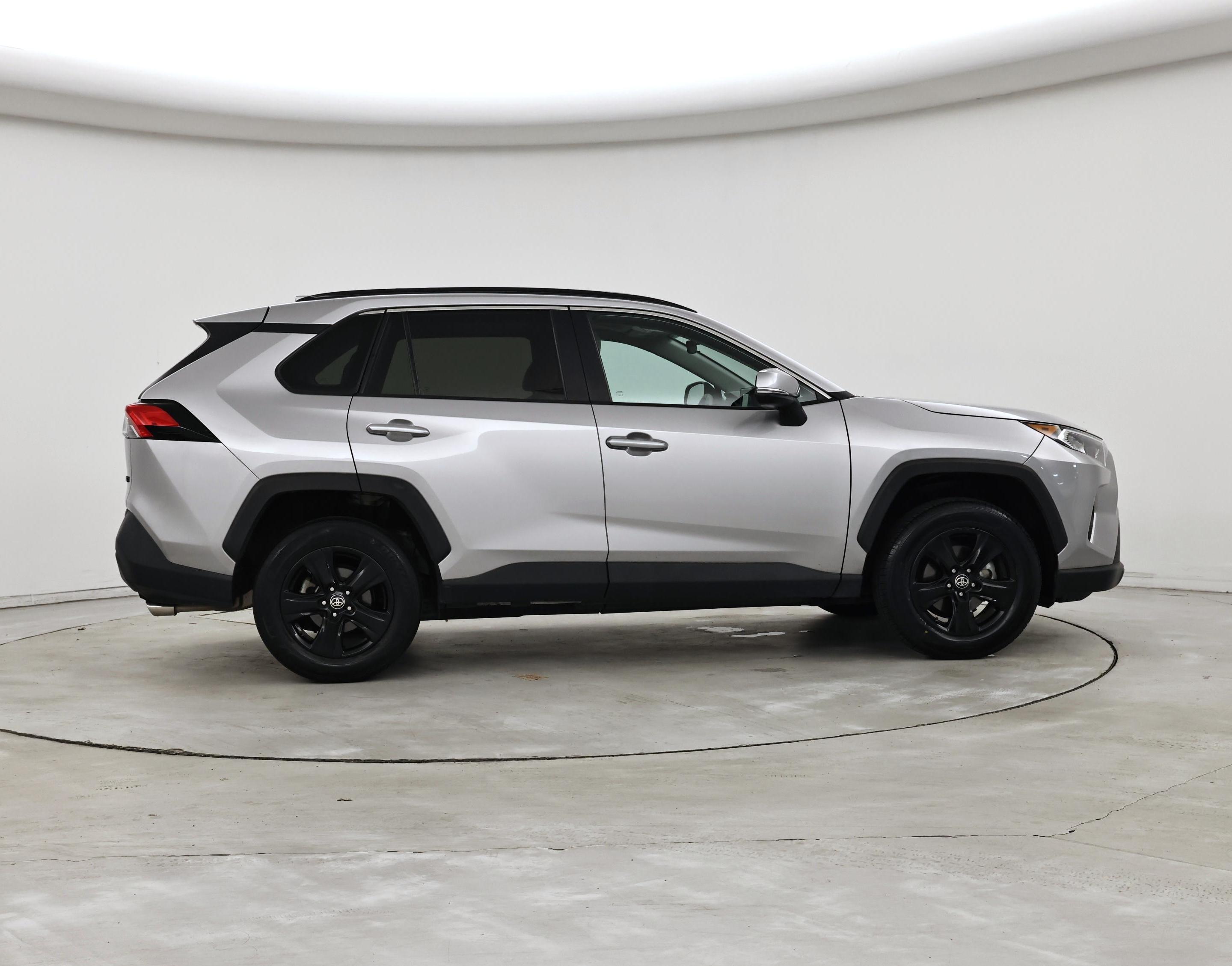 Thumbnail: 2021 Toyota RAV4 - 7