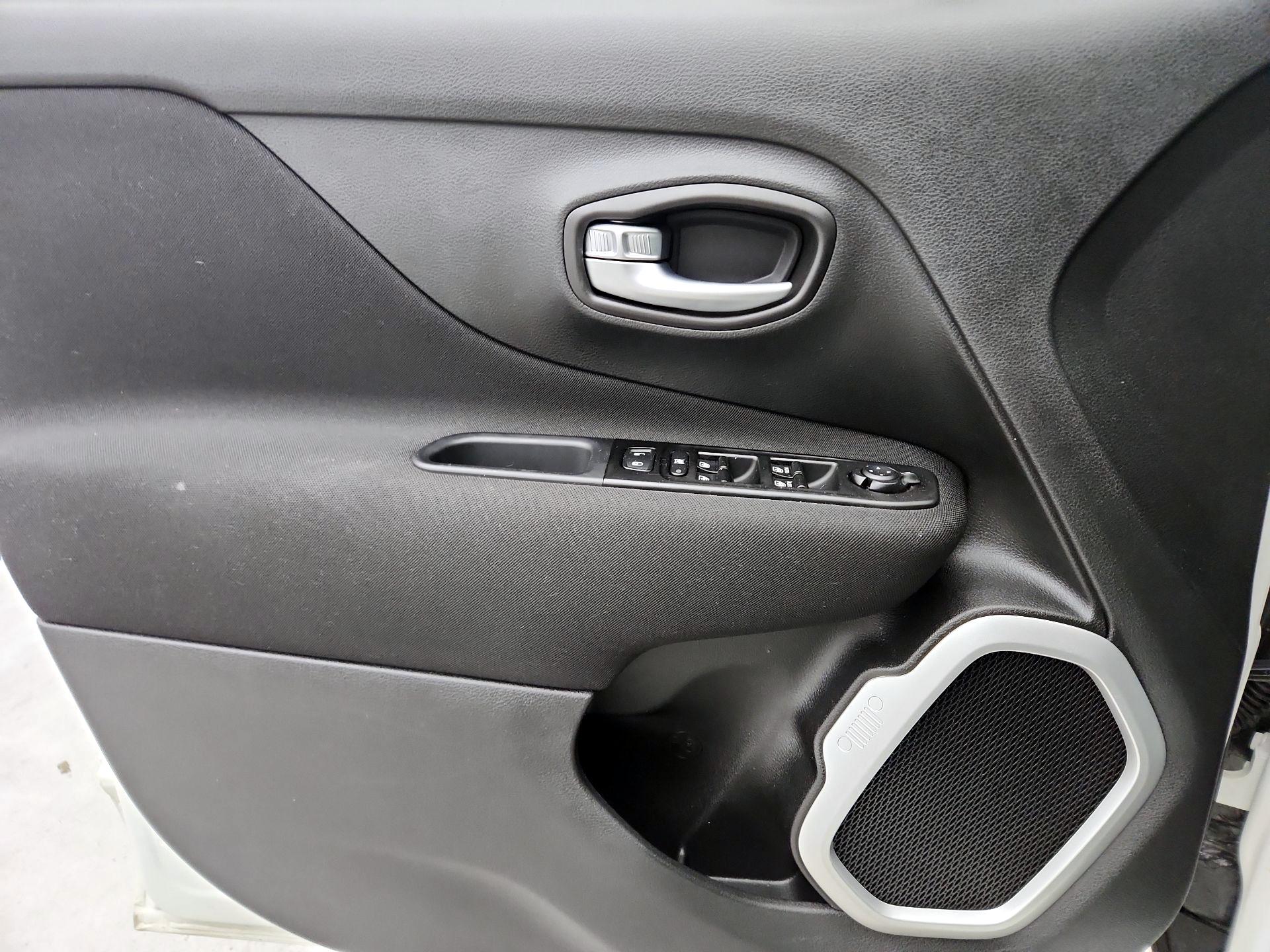 Thumbnail: 2020 Jeep Renegade - 12