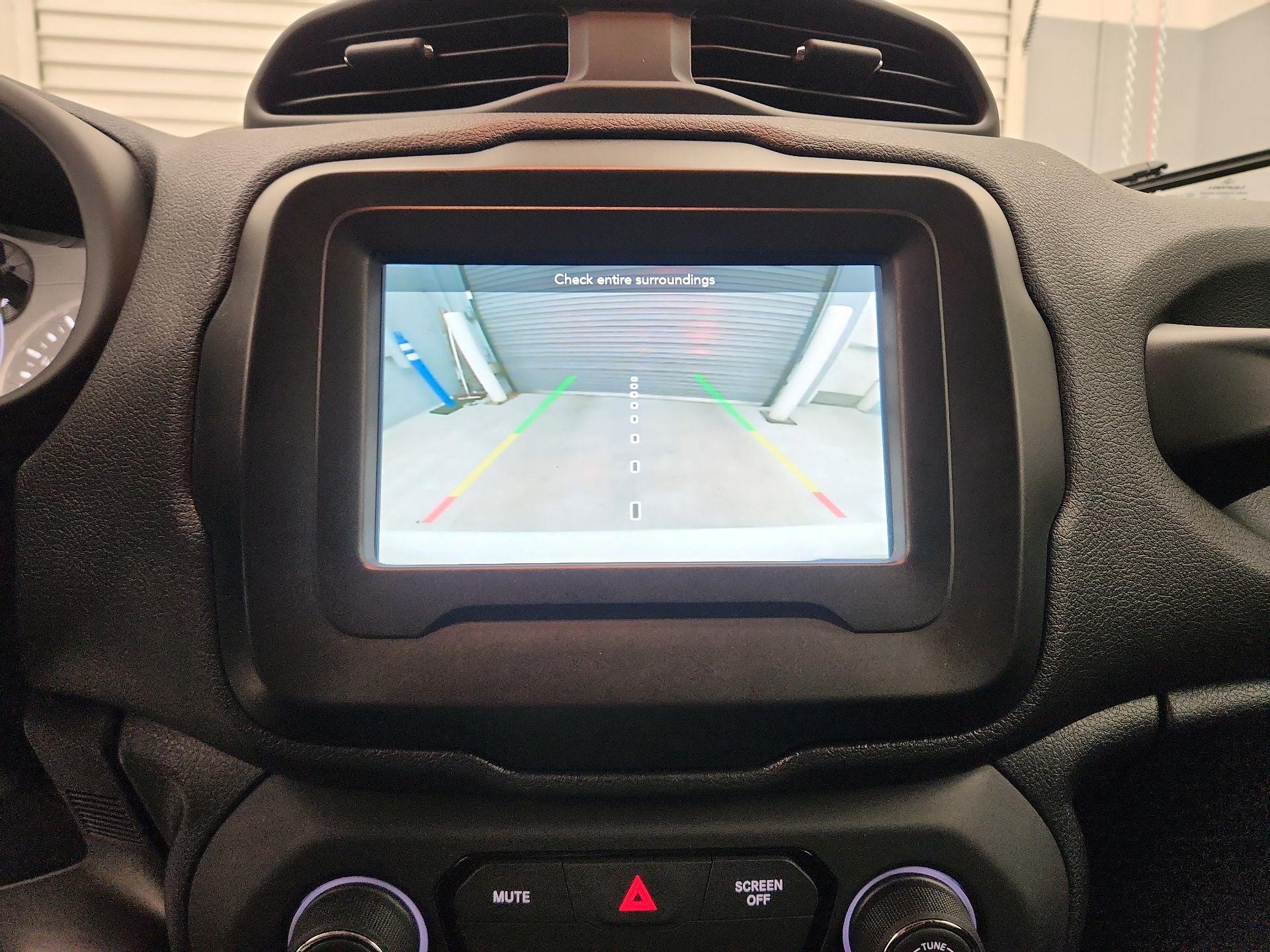 Thumbnail: 2020 Jeep Renegade - 14