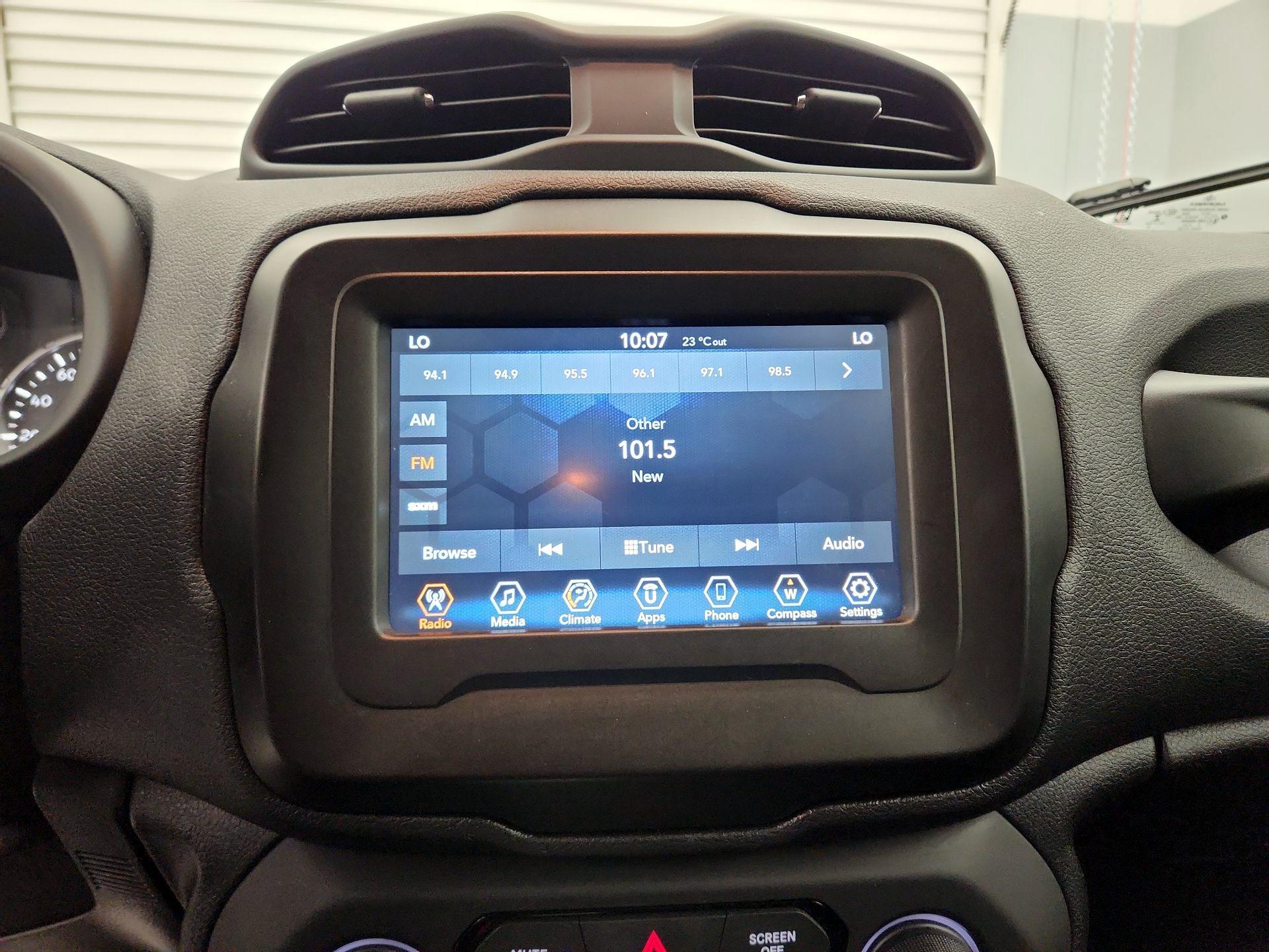 Thumbnail: 2020 Jeep Renegade - 15