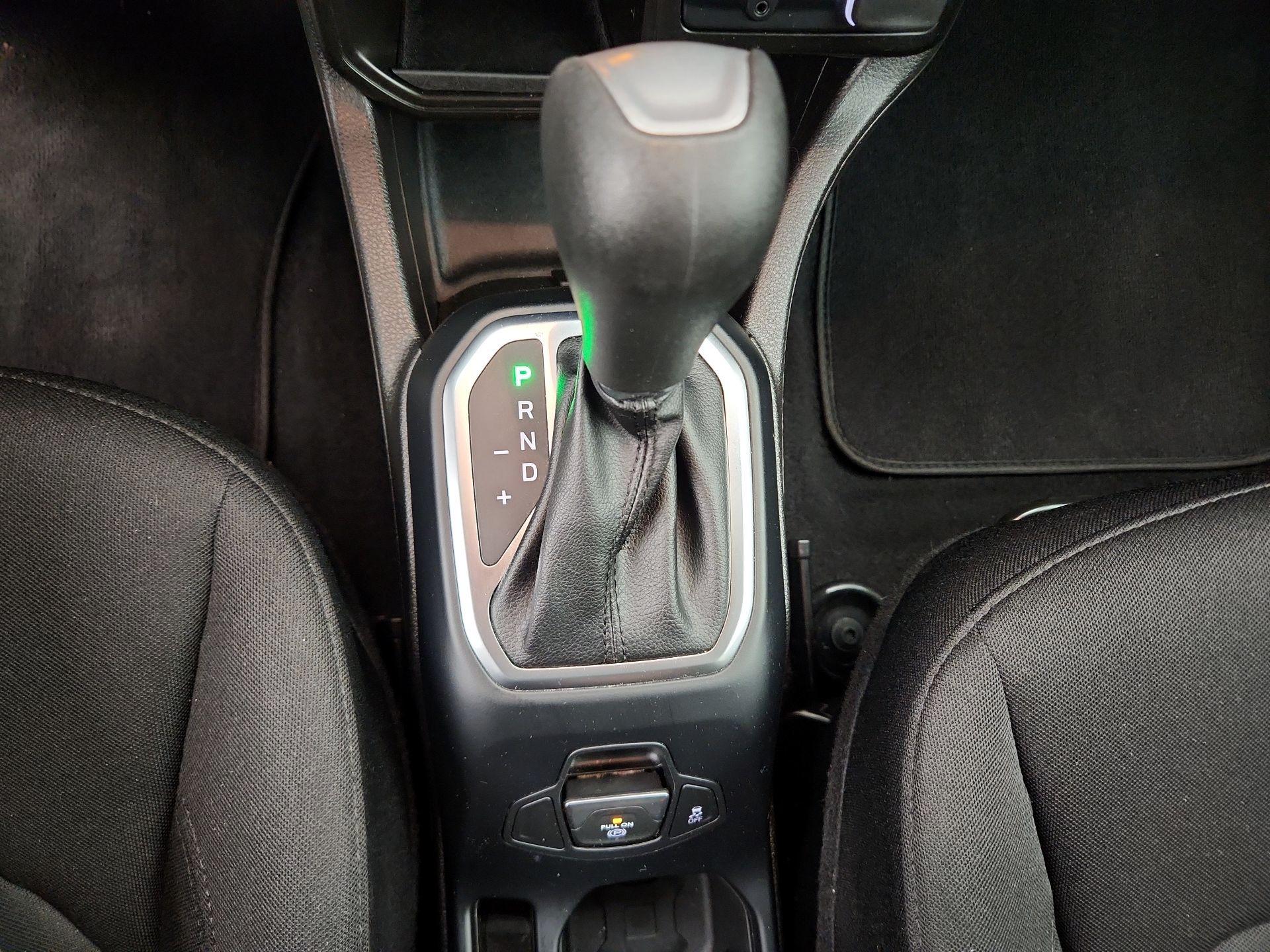 Thumbnail: 2020 Jeep Renegade - 17