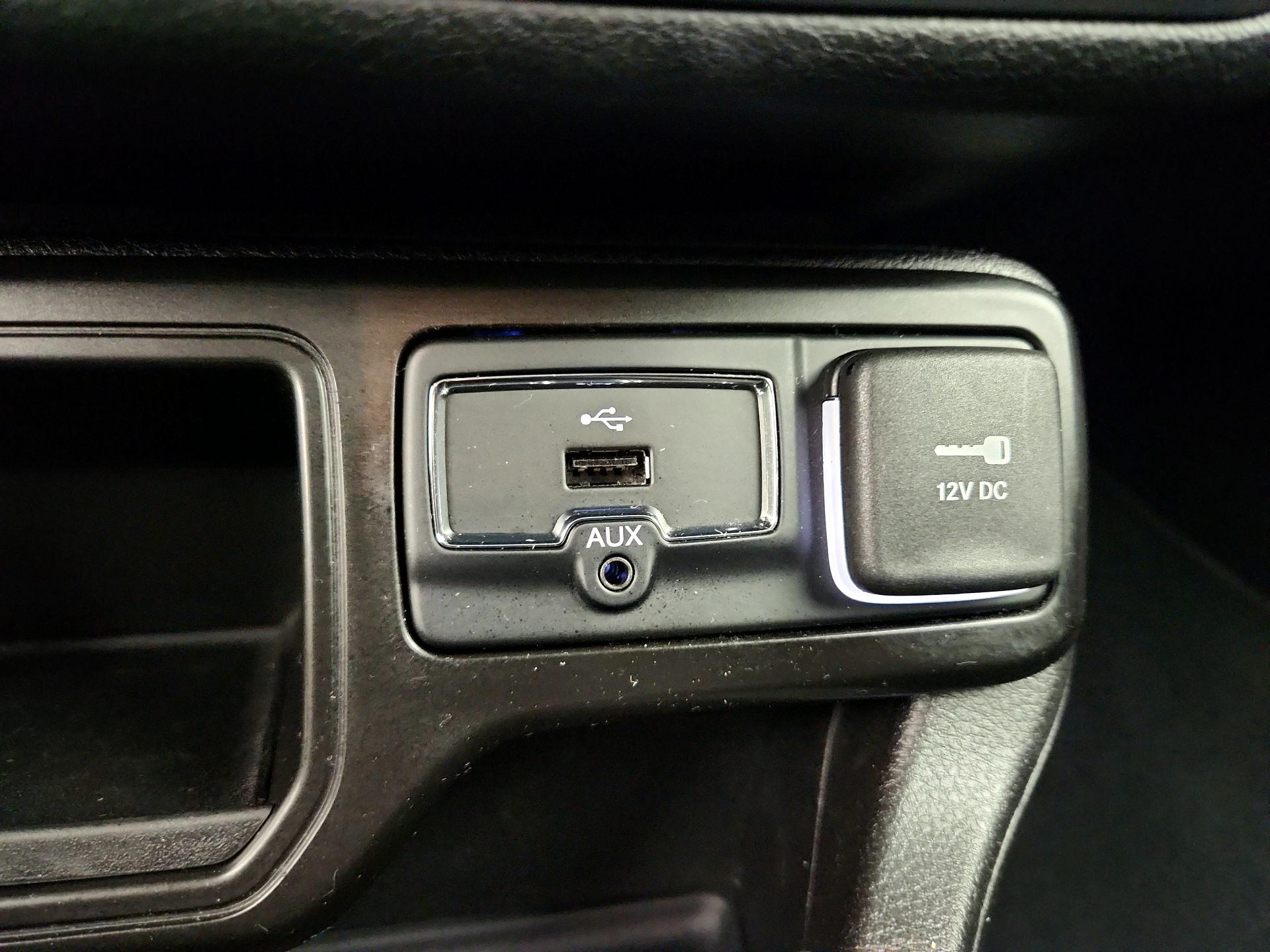 Thumbnail: 2020 Jeep Renegade - 18