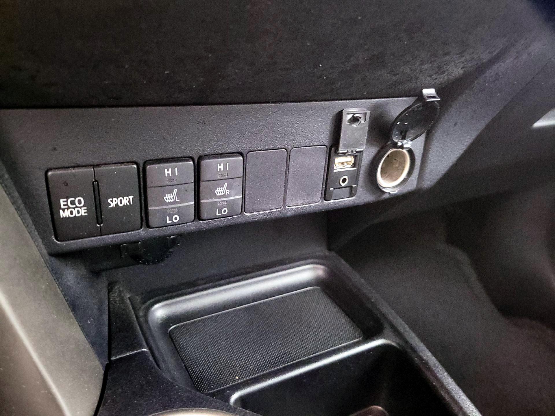 Thumbnail: 2014 Toyota RAV4 - 18