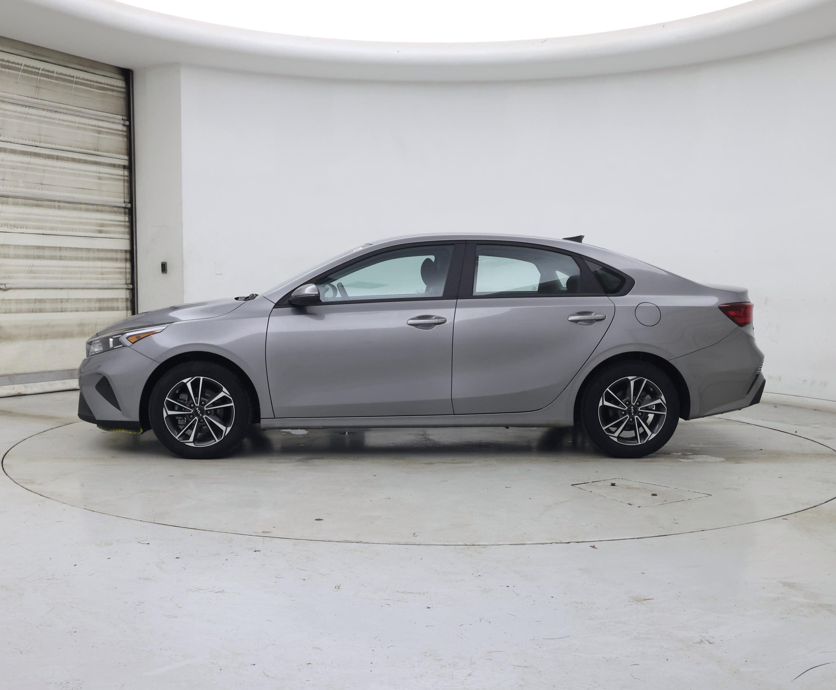 Thumbnail: 2023 Kia Forte - 3