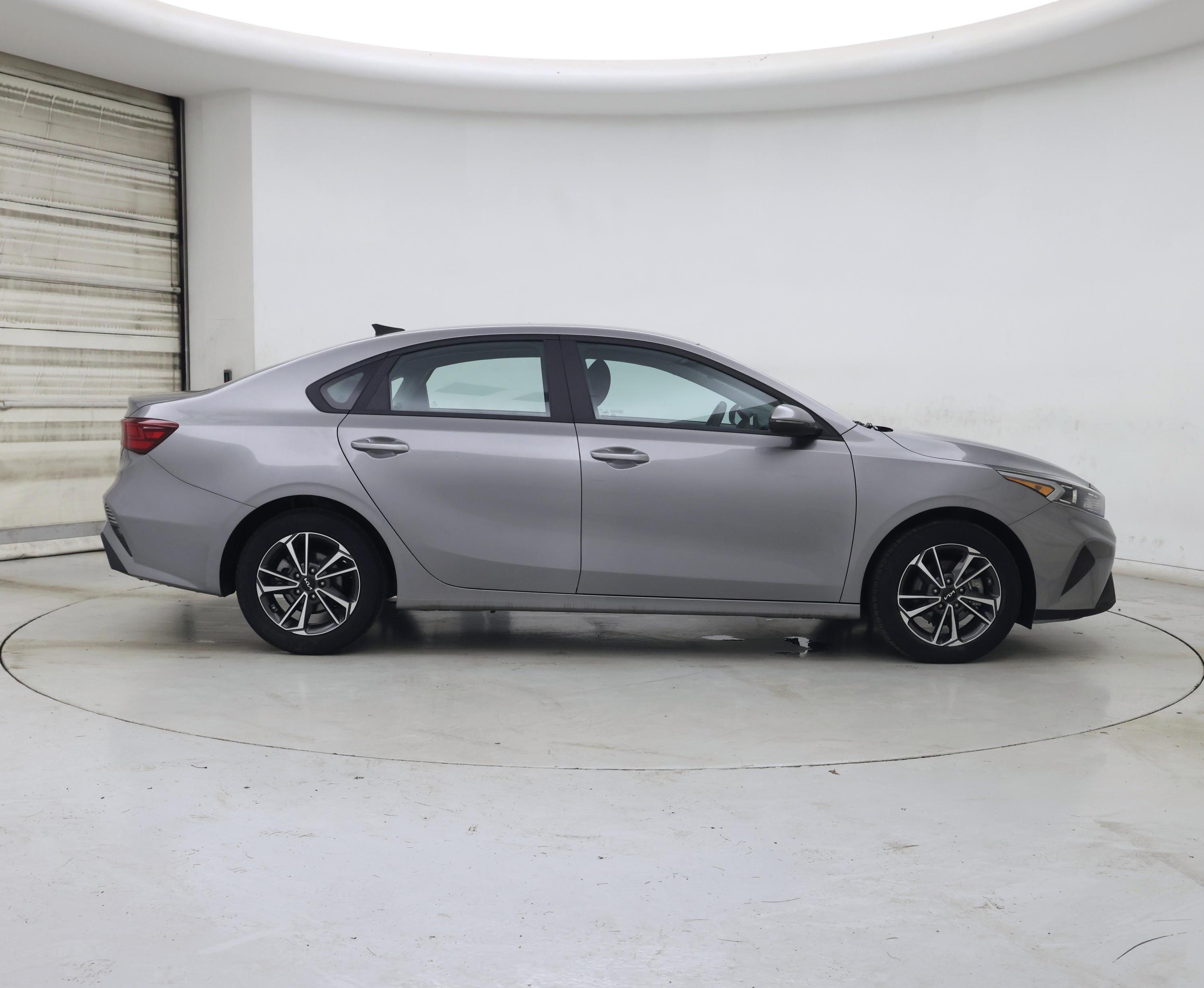 Thumbnail: 2023 Kia Forte - 7