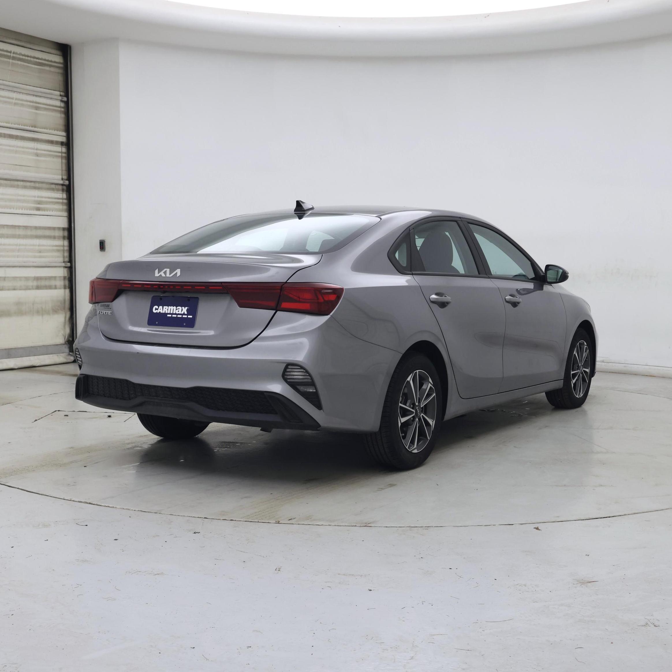 Thumbnail: 2023 Kia Forte - 8