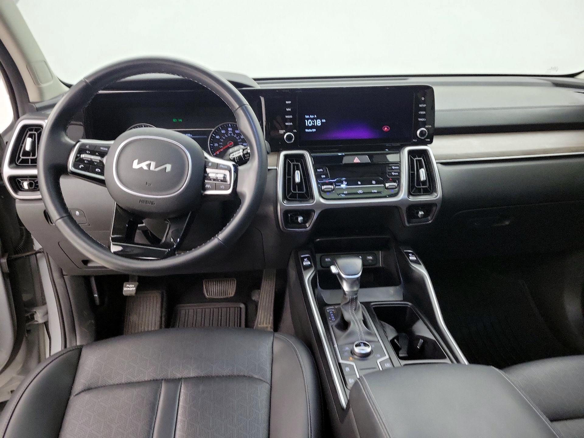 Thumbnail: 2023 Kia Sorento - 9