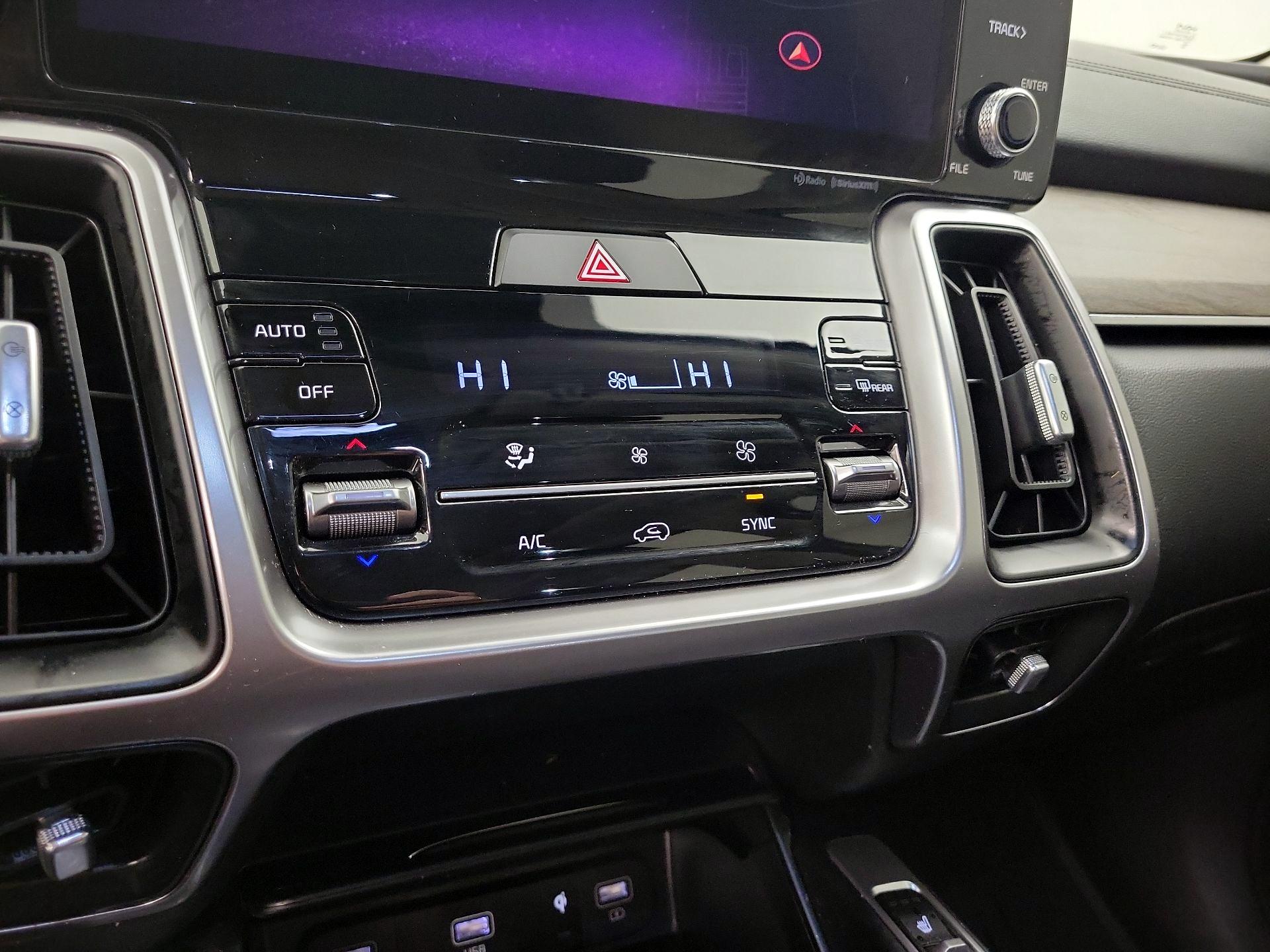 Thumbnail: 2023 Kia Sorento - 16