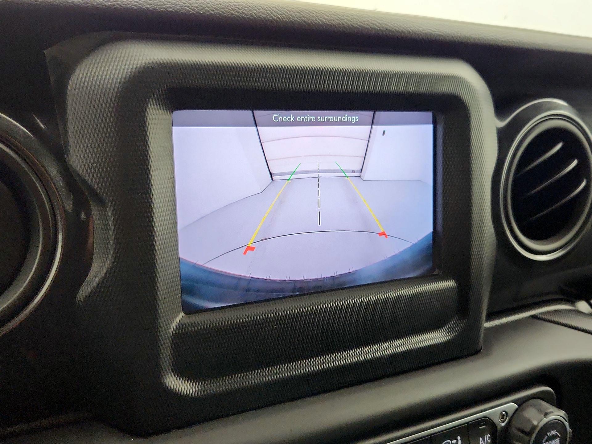 Thumbnail: 2022 Jeep Wrangler - 14