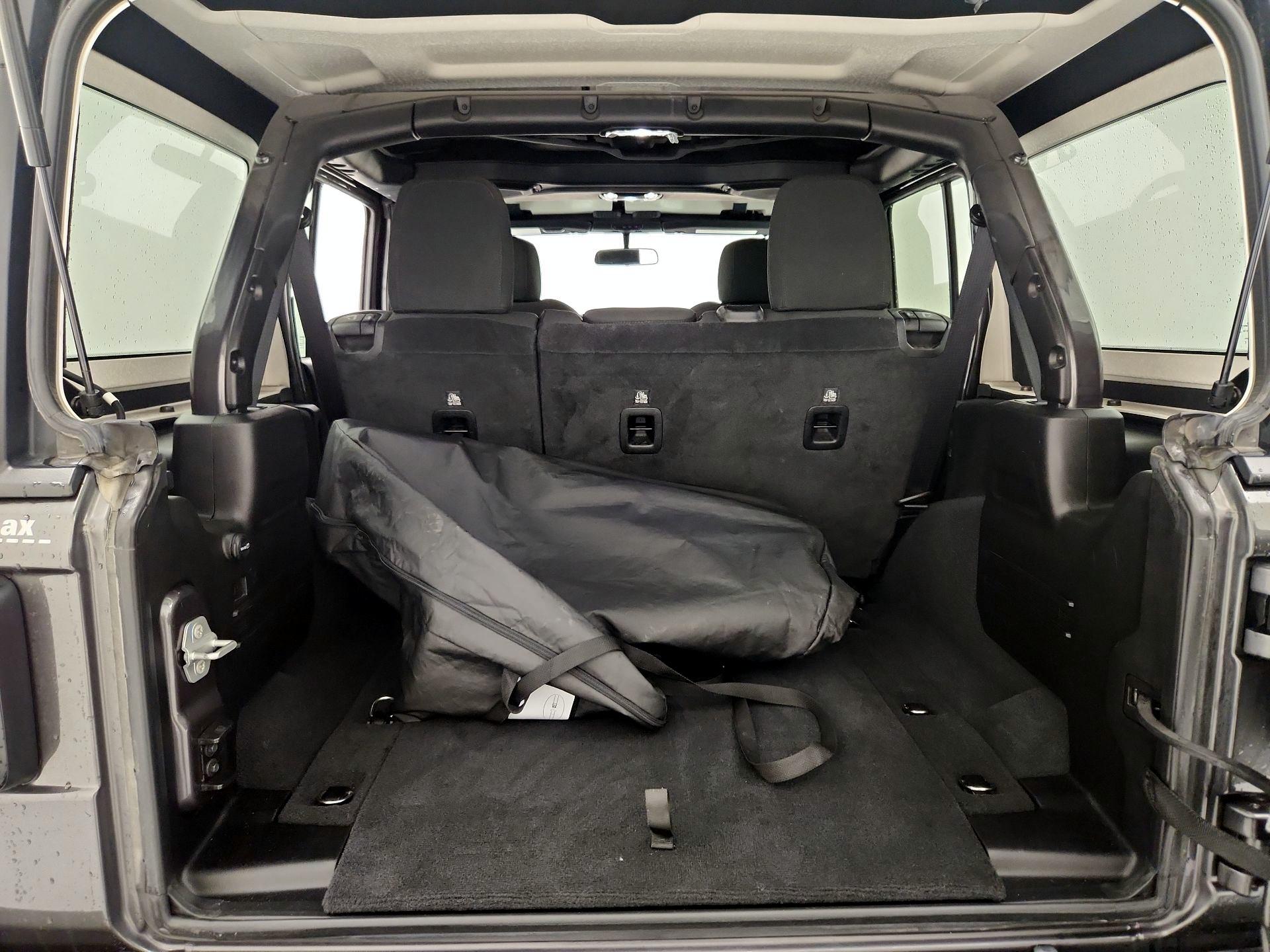 Thumbnail: 2022 Jeep Wrangler - 20