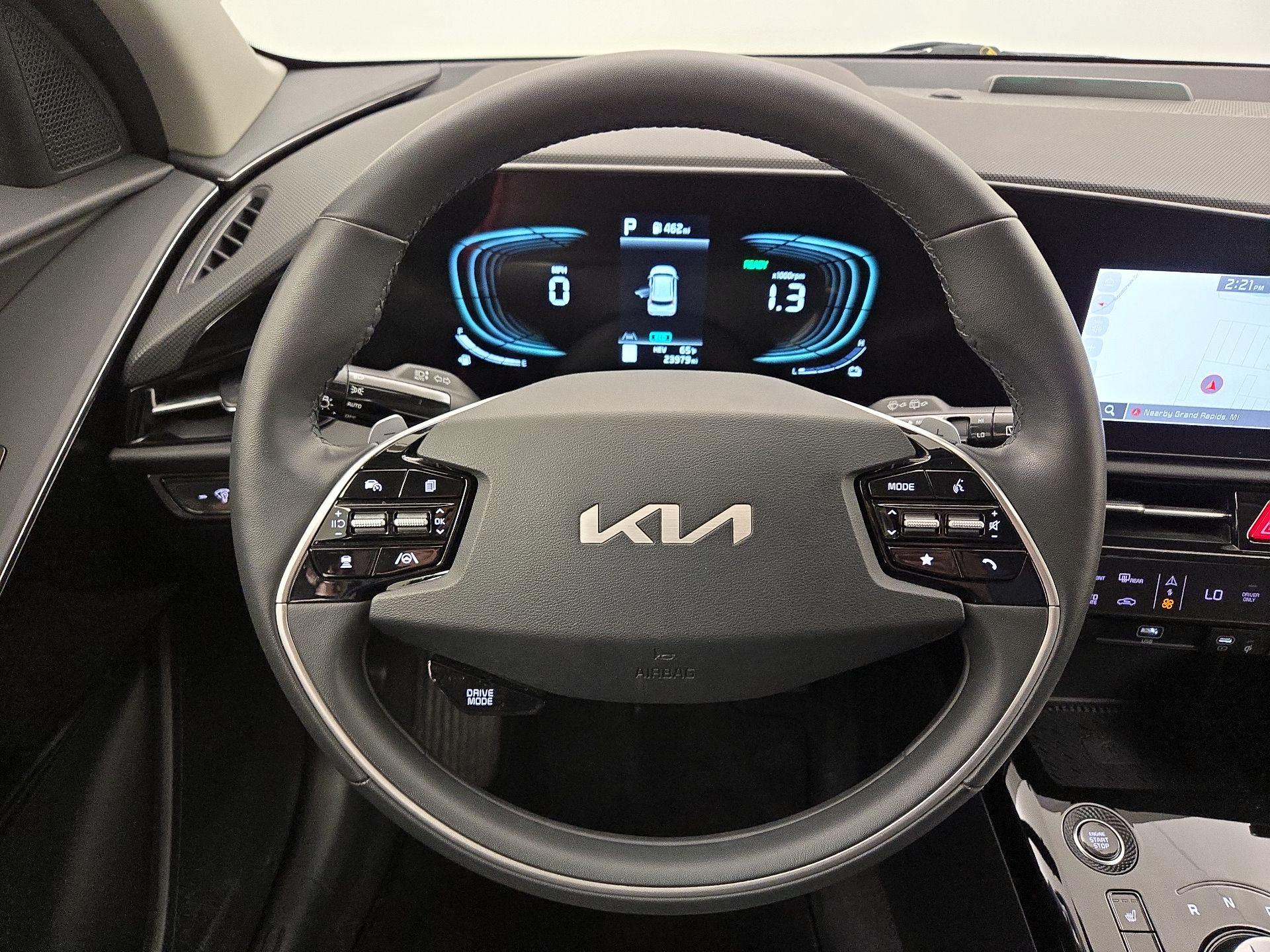 Thumbnail: 2023 Kia Niro - 10