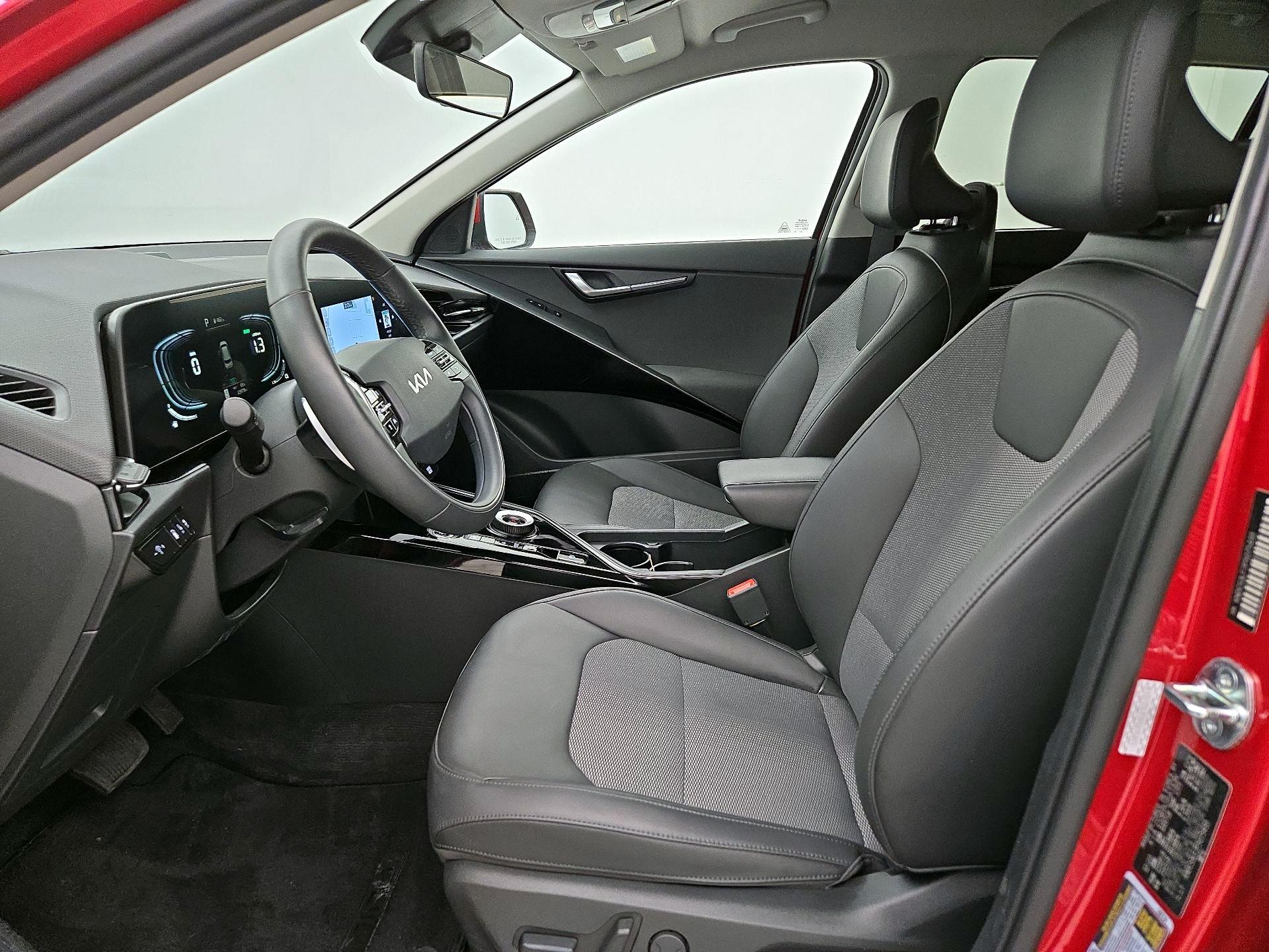 Thumbnail: 2023 Kia Niro - 11