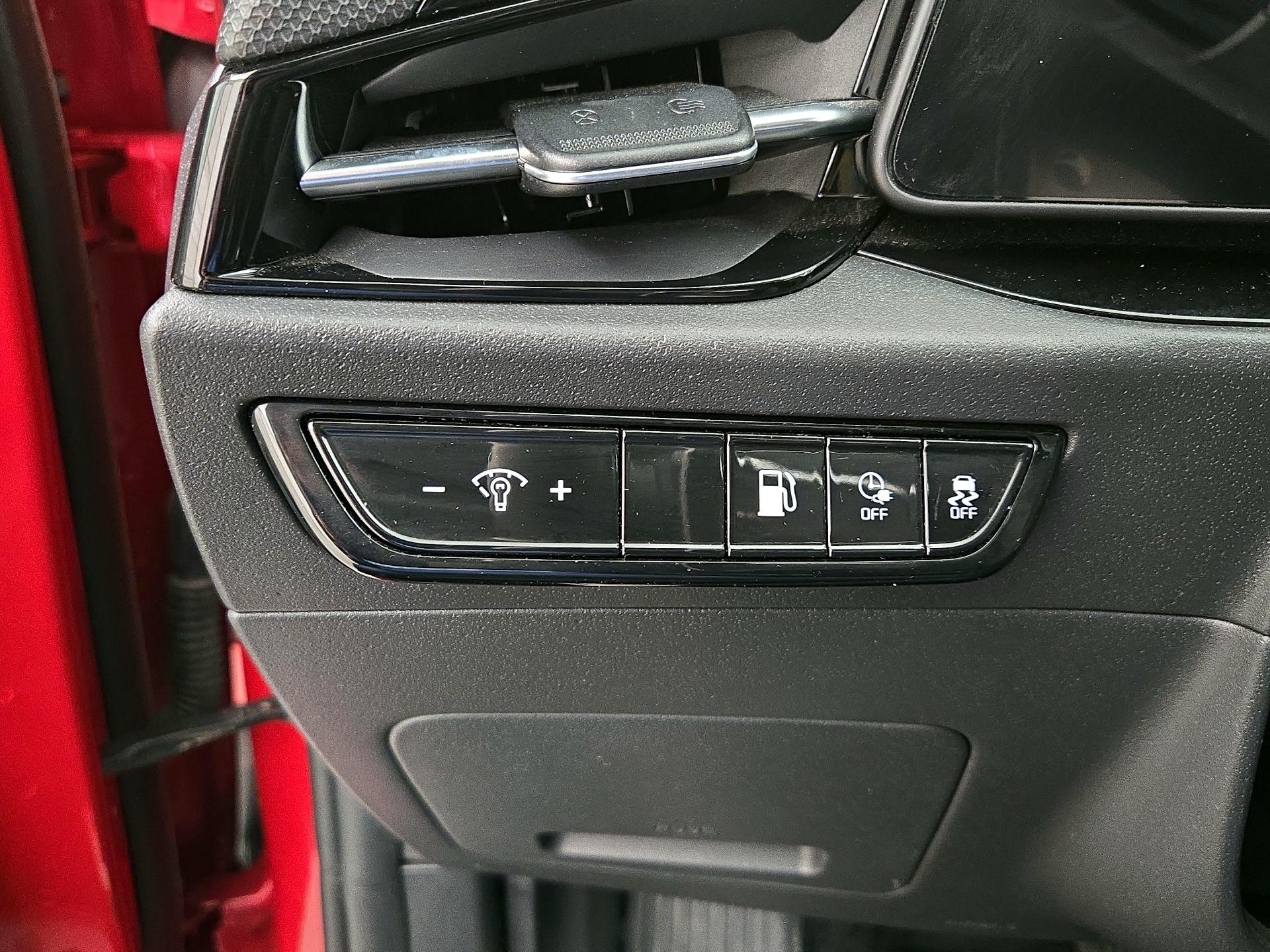 Thumbnail: 2023 Kia Niro - 13